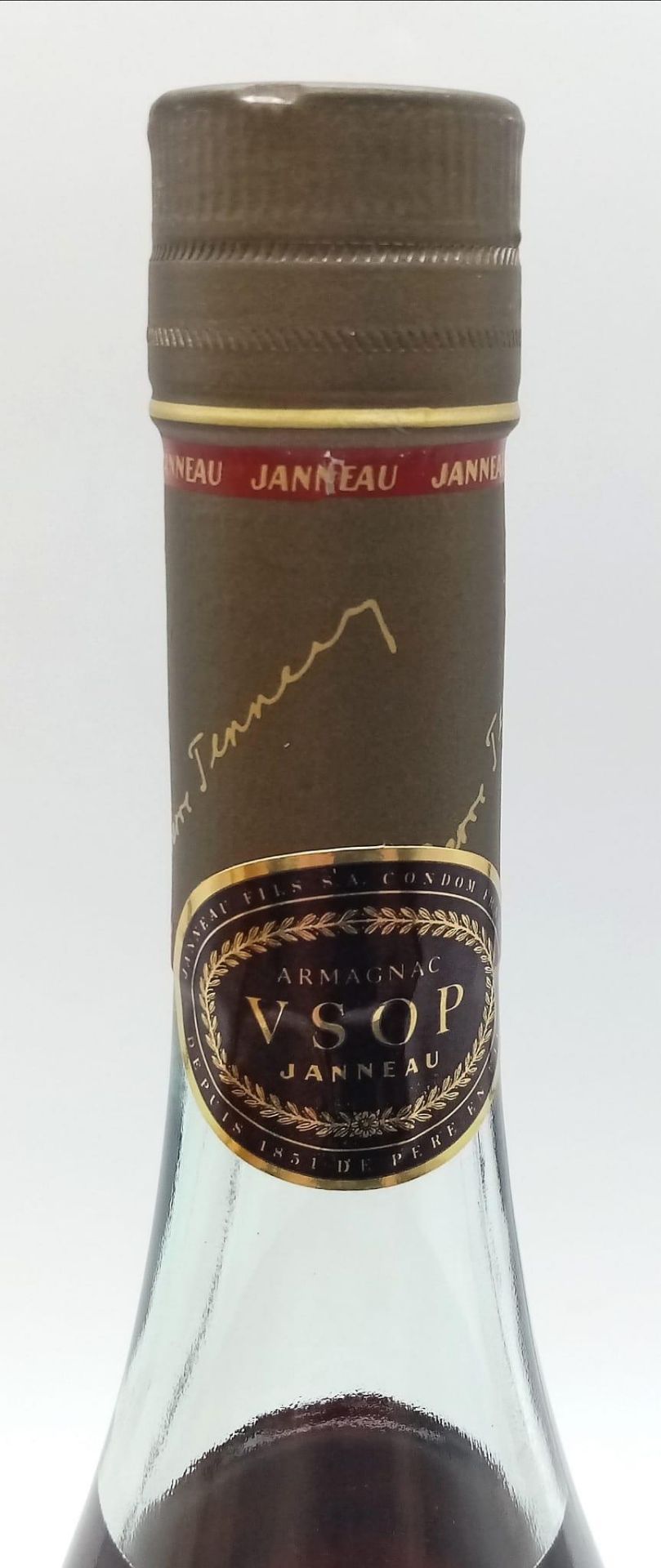 A Rare Bottle of Vintage 20th Century Janneau Grand Armagnac VSOP. 70cl Bottle. In original - Image 3 of 9