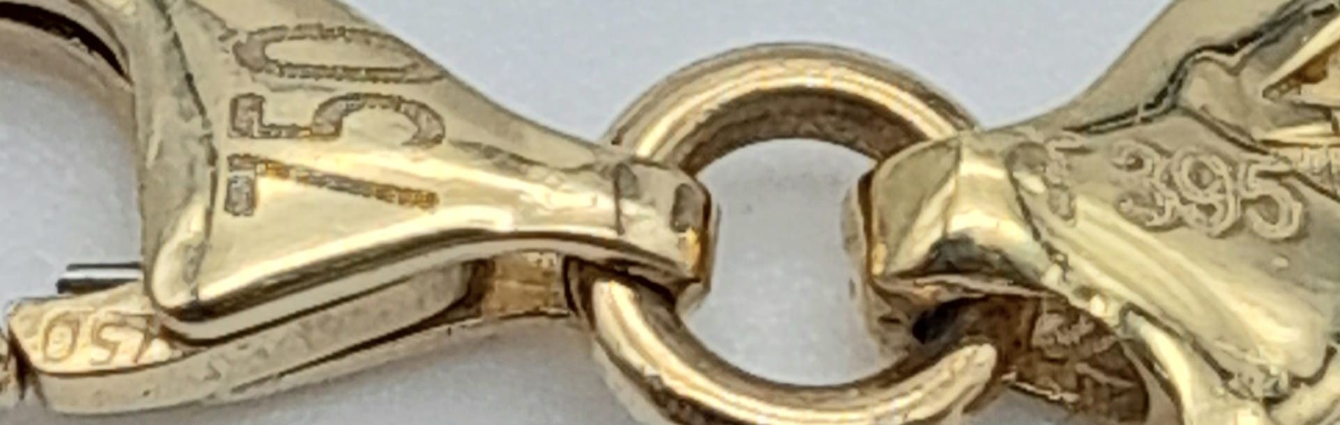 An 18K Yellow Gold Flat Scale Link Bracelet. 18cm length. 8.2g weight. - Image 3 of 4