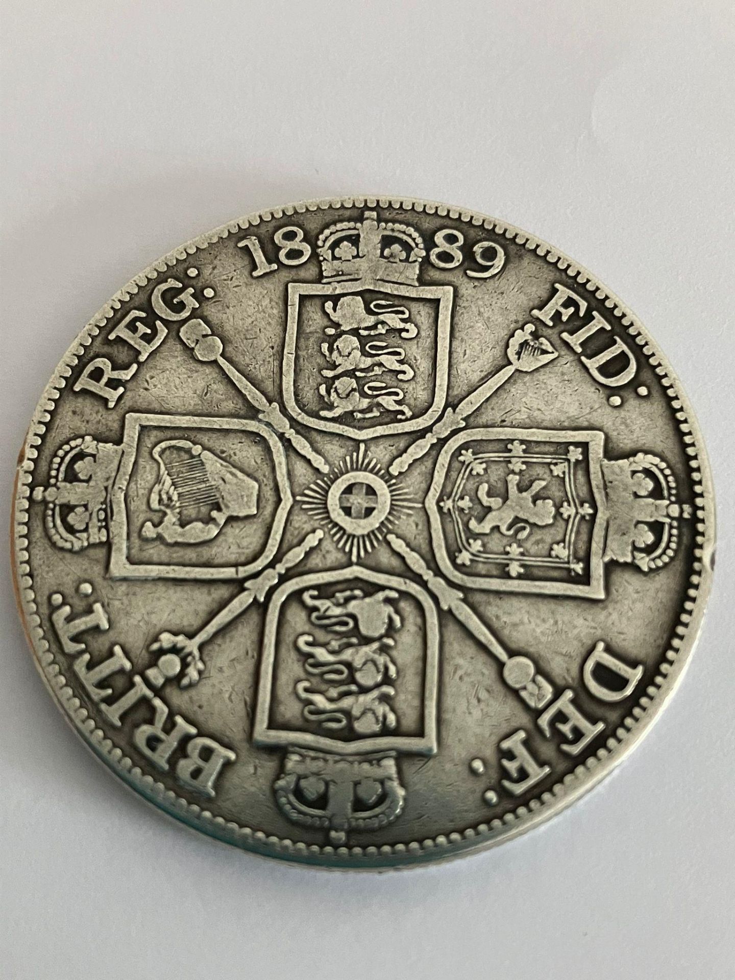 1889 SILVER DOUBLE FLORIN in very/extra fine condition. Having Bold and clear raised detail to