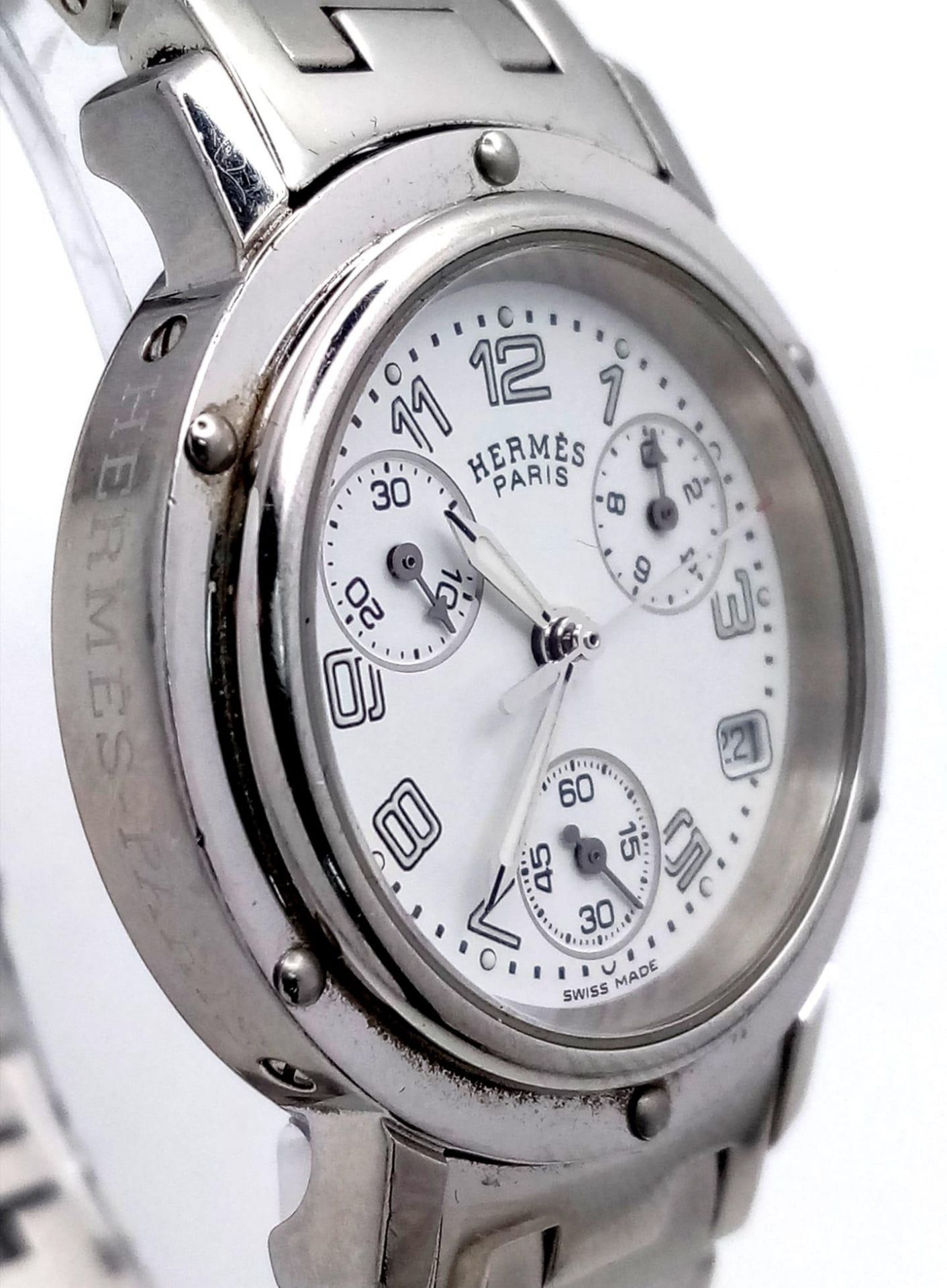A "HERMES" OF PARIS STAINLESS STEEL CHRONOGRAPH LADIES WATCH WITH 3 SUBDIALS , DATE BOX AND WHITE - Image 4 of 8