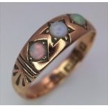 A Vintage 9K Yellow Gold Three Opal Gemstone Ring. Beautiful colour-play. Size M. 1.9g weight.