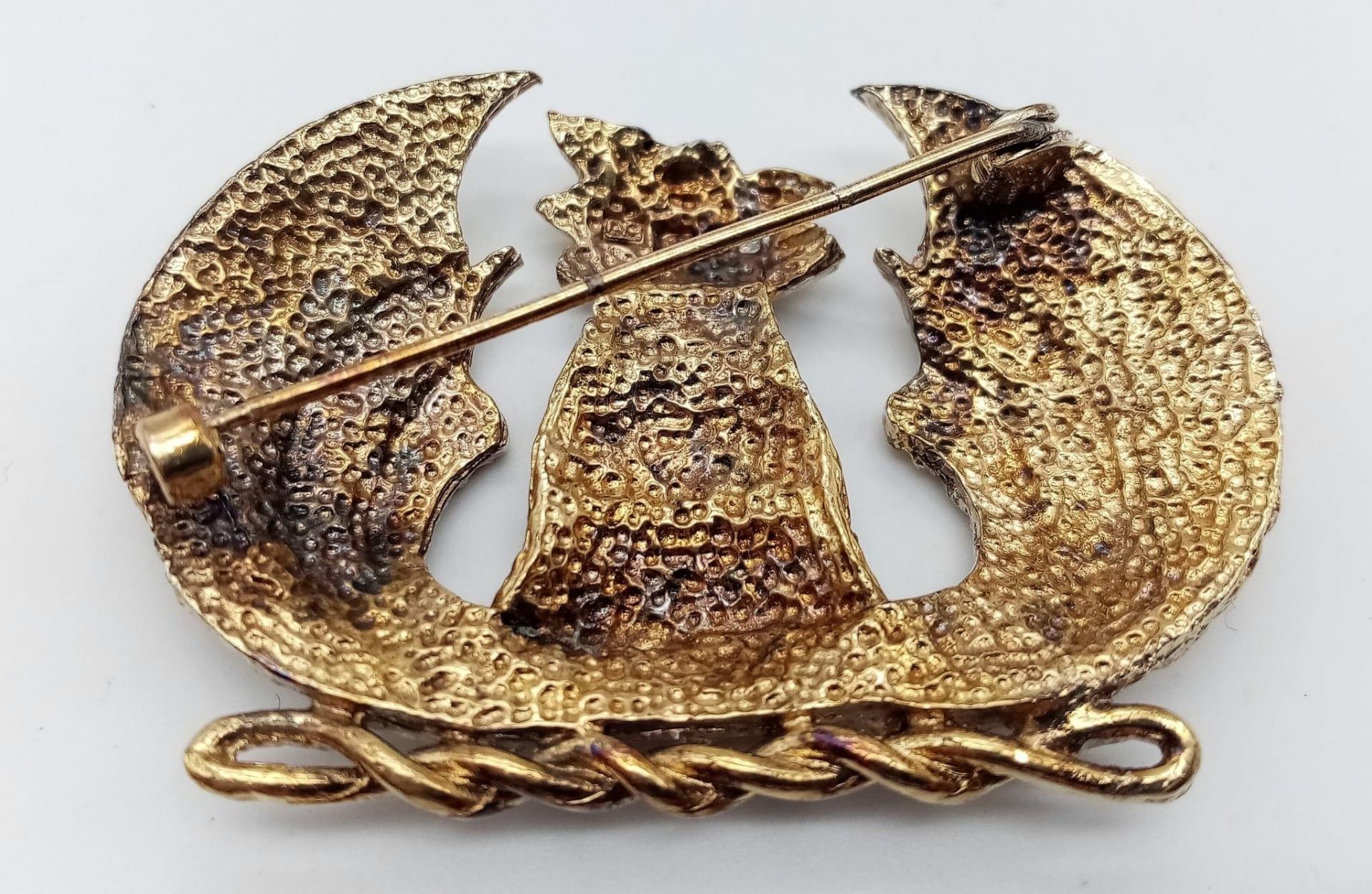 A 1972/3 London Hallmarked Silver Gilt Phoenix Bar Brooch. 5cm Wide. 19.83g total weight. - Image 2 of 2