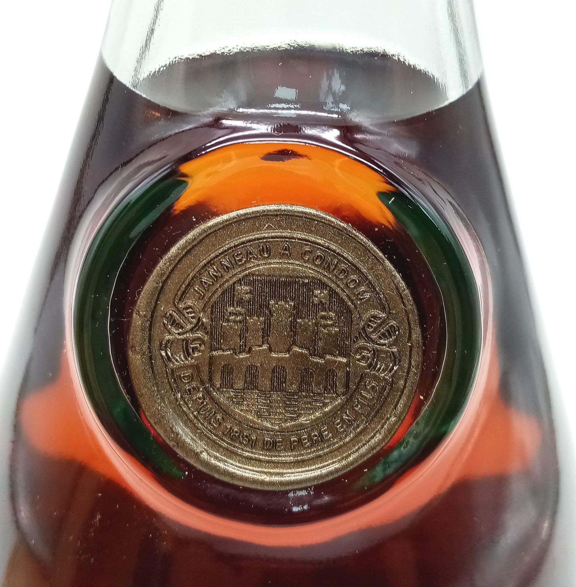 A Rare Bottle of Vintage 20th Century Janneau Grand Armagnac VSOP. 70cl Bottle. In original - Image 4 of 9