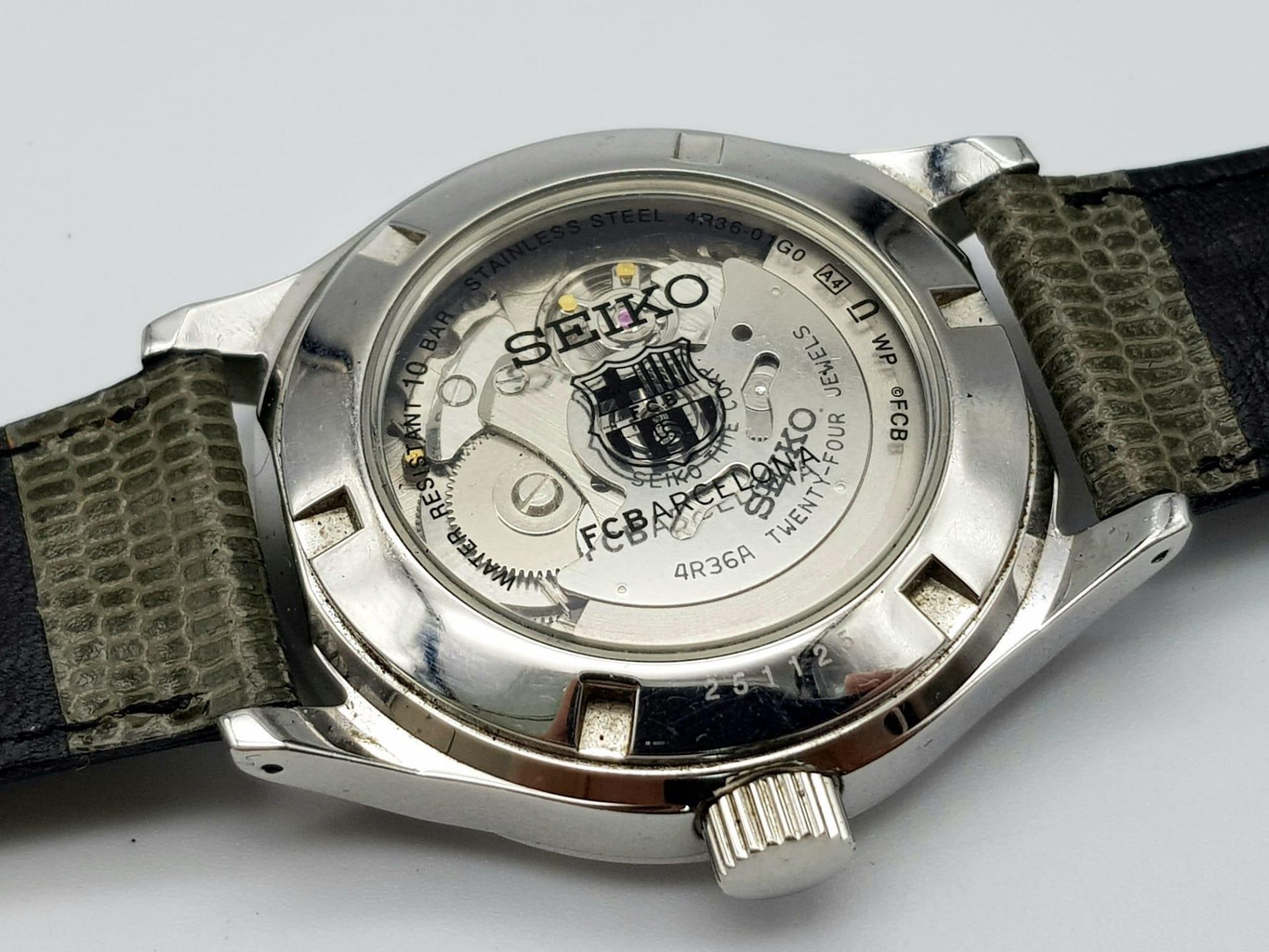 A SEIKO "BARCELONA F.C."AUTOMATIC GENTS WATCH WITH SKELETON BACK , NEVER WORN AS NEW WITH TAGS STILL - Bild 5 aus 7