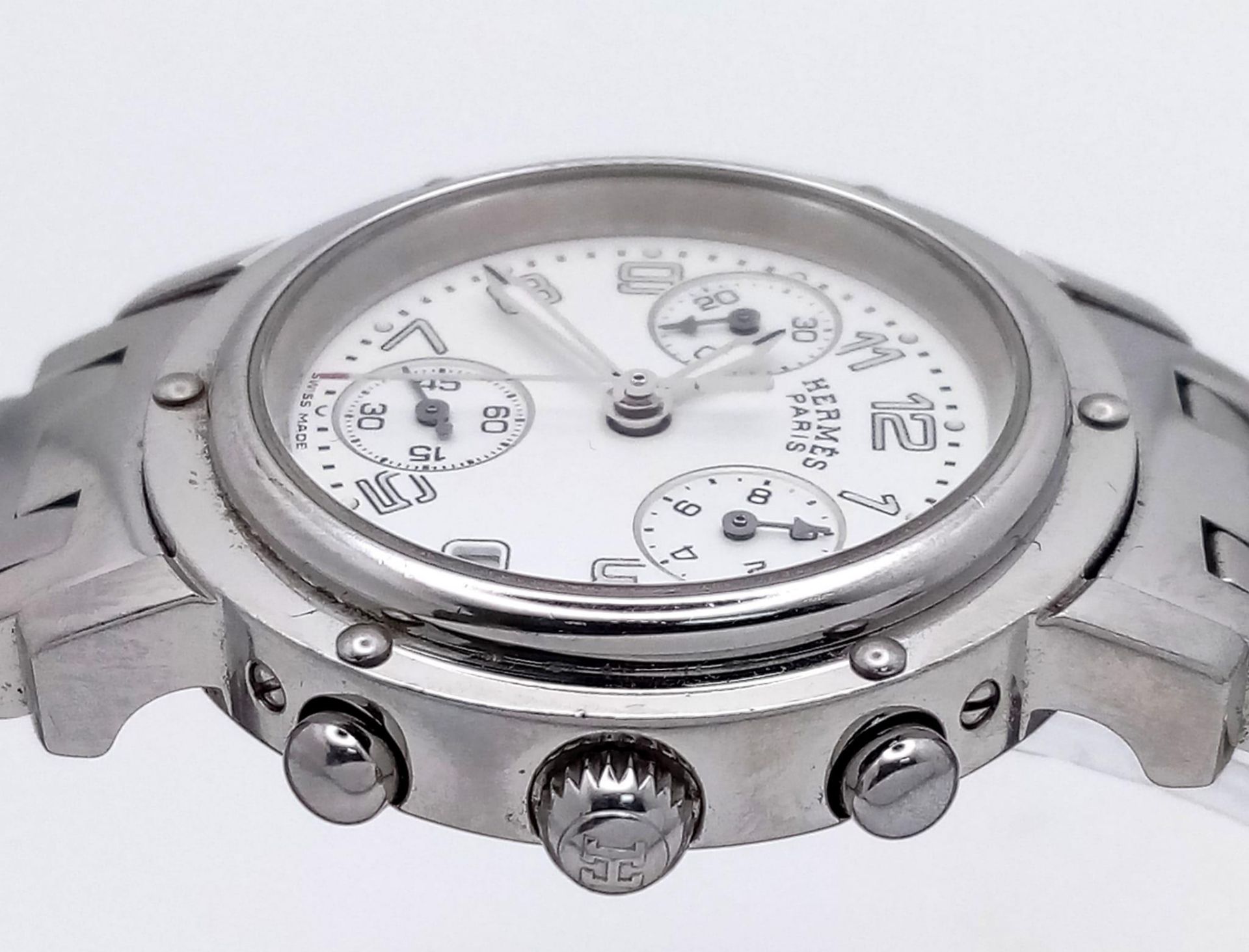 A "HERMES" OF PARIS STAINLESS STEEL CHRONOGRAPH LADIES WATCH WITH 3 SUBDIALS , DATE BOX AND WHITE - Image 5 of 8