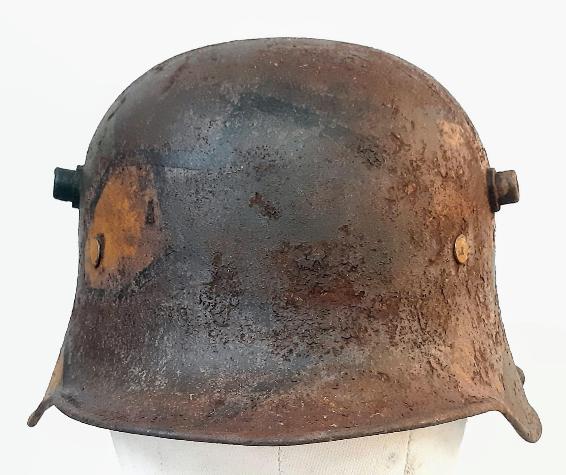 WW1 Imperial German M17 Jigsaw pattern camouflage Stahlhelm with liner. - Image 2 of 5