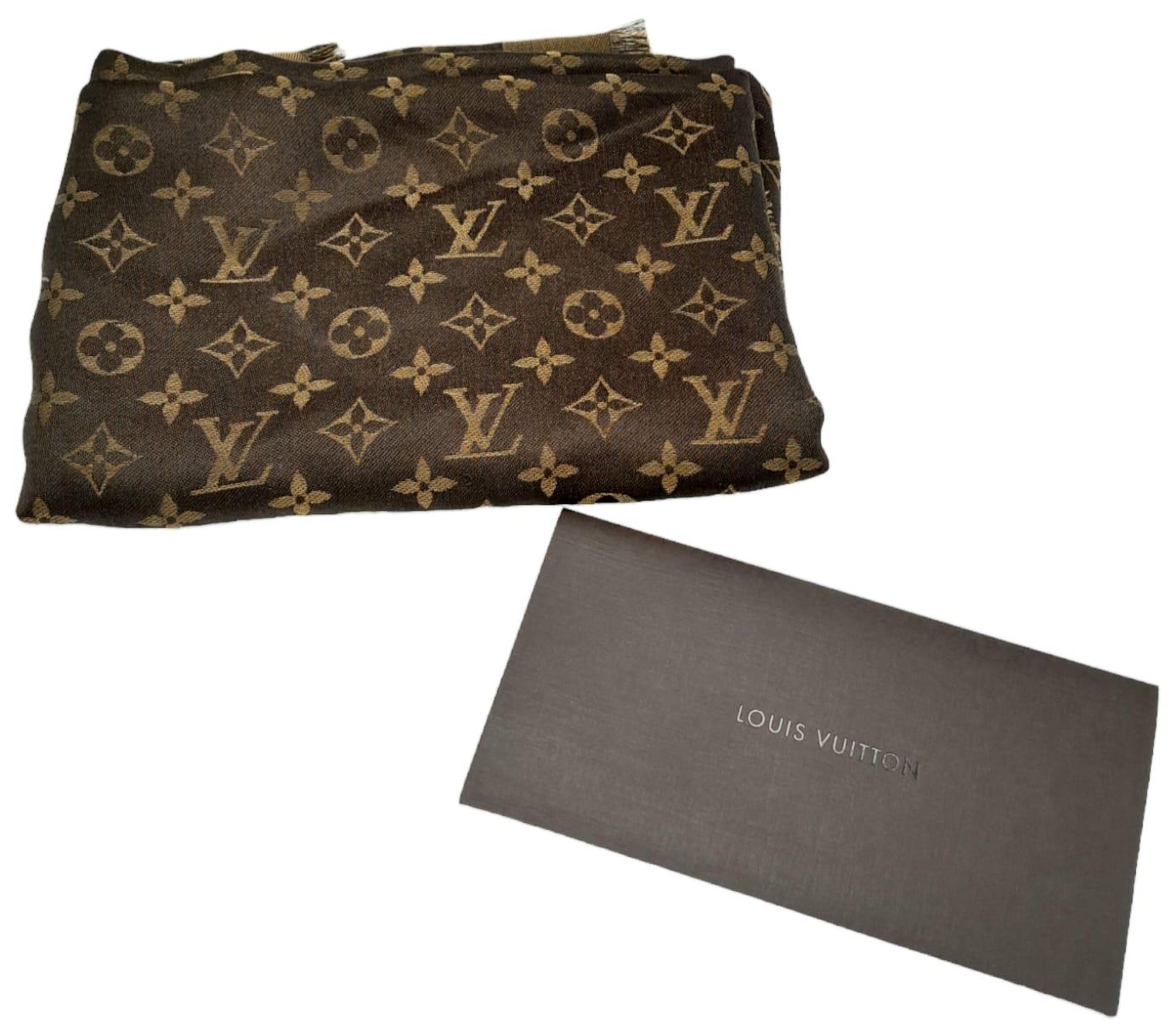 A Louis Vuitton Châle Monogram Shine Silk Scarf. Comes with purchase receipt. Approximately 140cm - Image 3 of 6