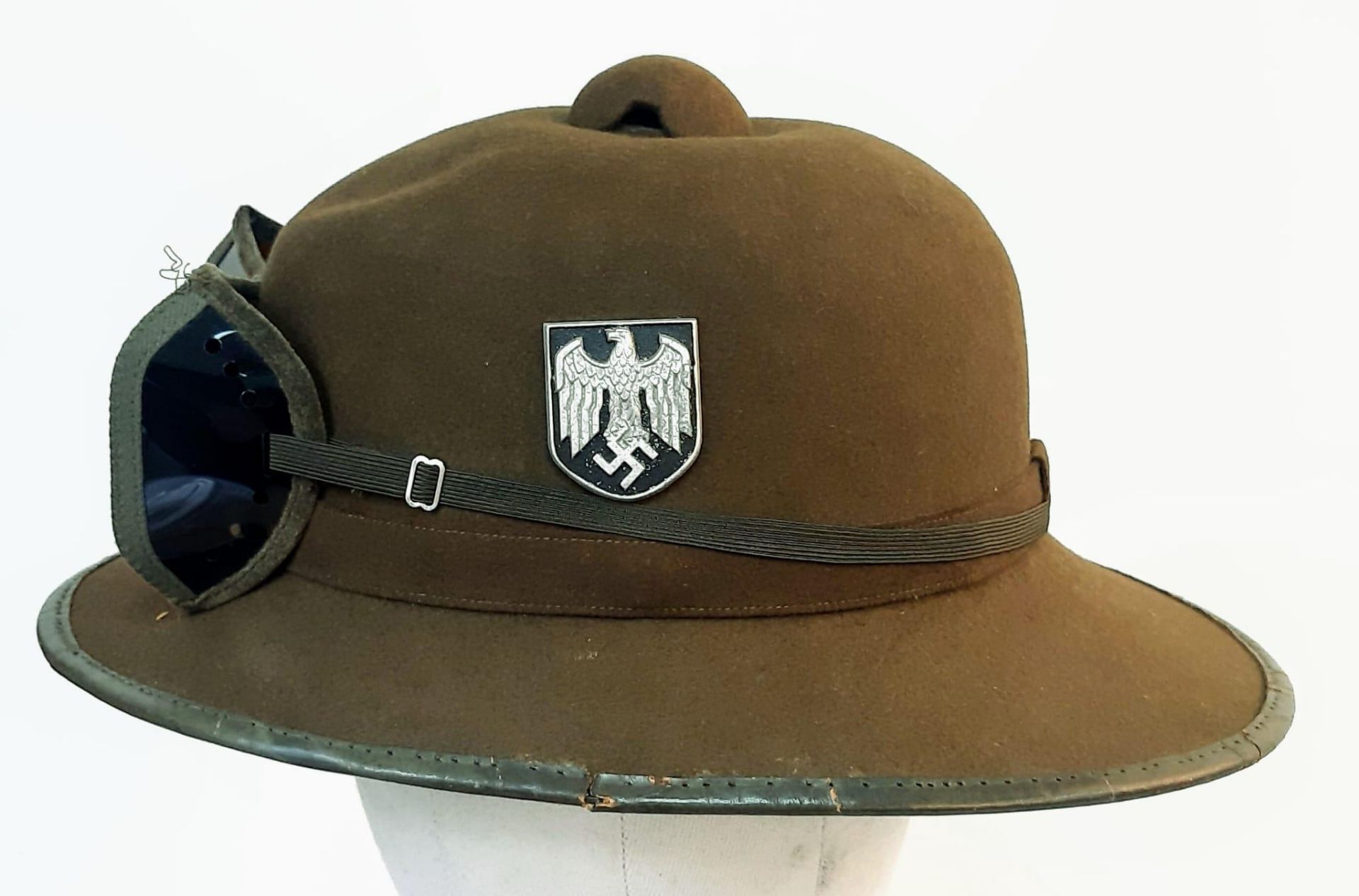 WW2 Second Pattern 1942 Issue Africa Corps Tropical Pith Helmet & Sand Goggles. Nice clean - Bild 2 aus 6