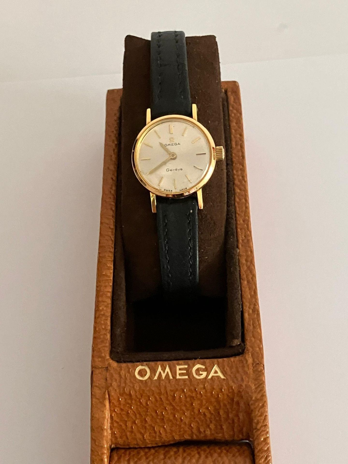 Ladies Vintage OMEGA GENEVE WRISTWATCH. Gold Plated (20 microns). Complete with original case in - Image 2 of 4