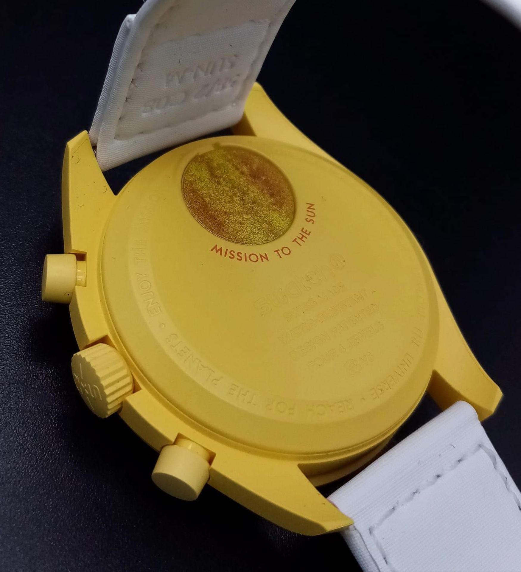An Omega X Swatch Bioceramic Chronograph Mission To The Sun Watch. Yellow ceramic case - 42mm. - Bild 5 aus 6