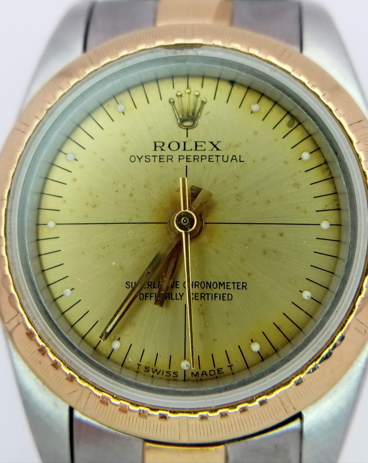 A ROLEX LADIES BI-METAL AUTOMATIC WATCH WITH GOLDTONE DIAL , LATEST STYLE STRAP AND ORIGINAL ROLEX - Image 4 of 8
