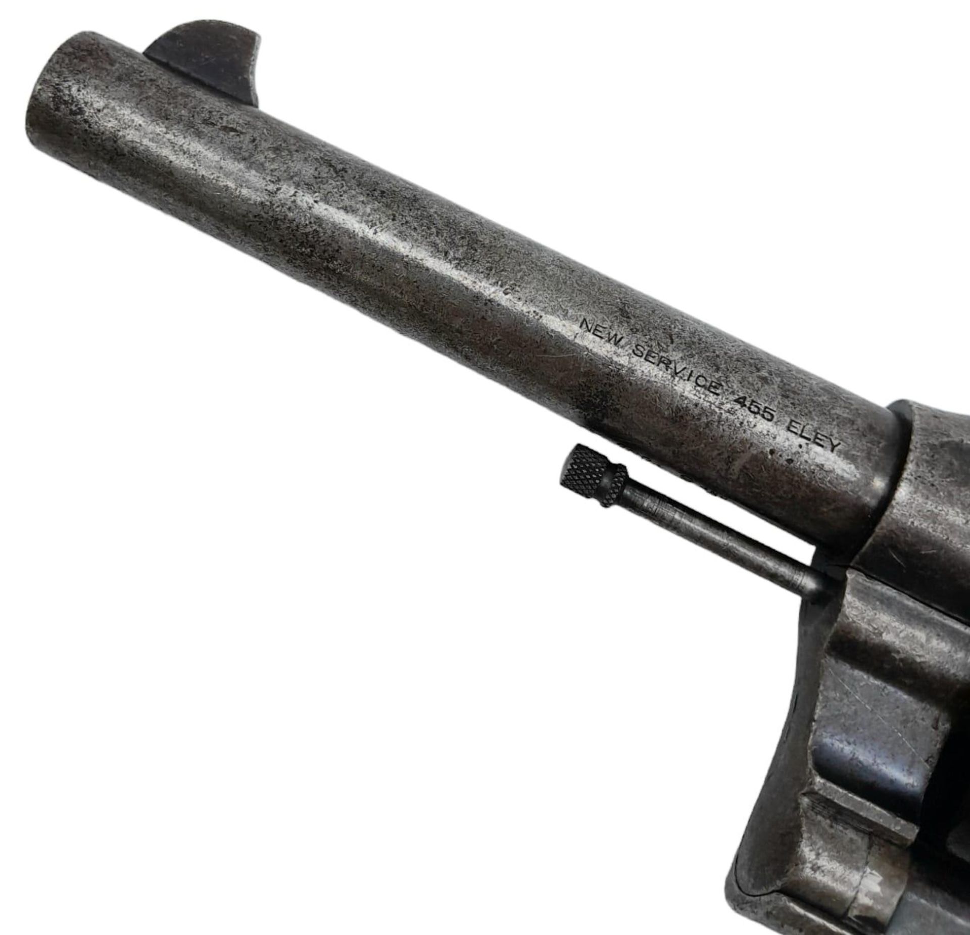 A Vintage Colt Service Revolver - 455 ELEY. This USA made pistol has a 5.5 inch barrel and battle- - Bild 6 aus 11