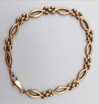 A Vintage 9K Yellow Gold Oval Link Bracelet. 18cm. 6.13g weight.