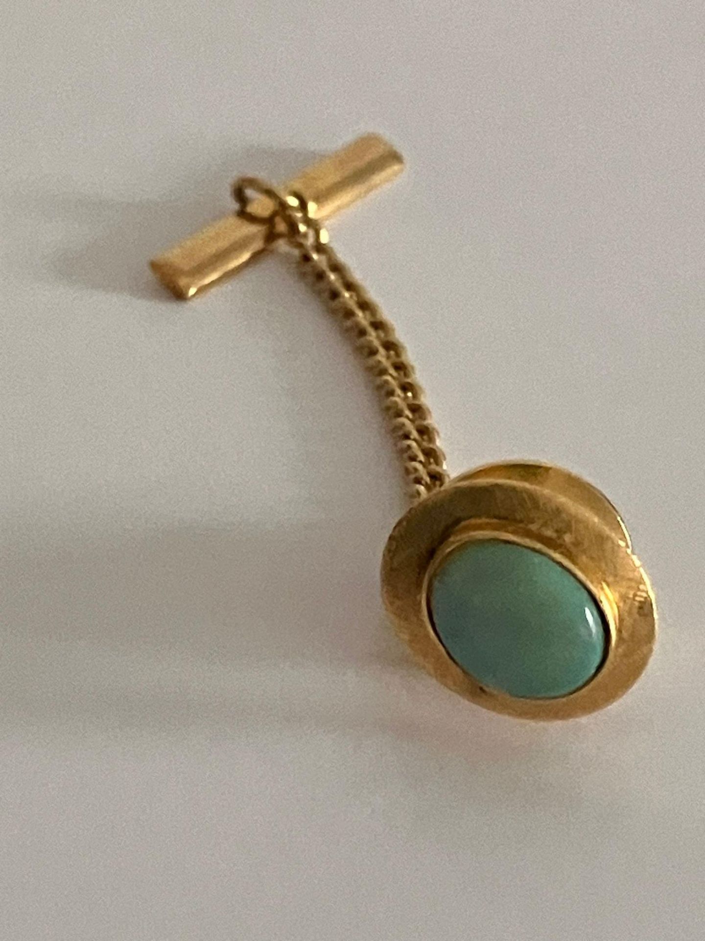 14 carat GOLD TIE PIN set with OPAL. Please note chain is gilt not gold. - Image 2 of 3