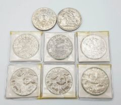 A SELECTION OF 8 BRITISH CROWN COIN TO INCLUDE A ROCKING HORSE CROWN 1935 ,A VICTORIAN CROWN 1887