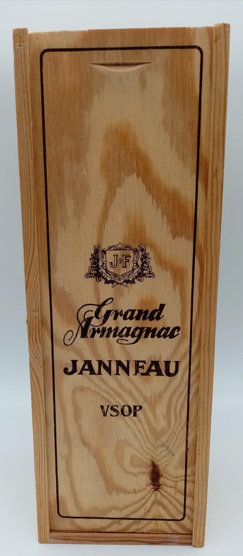 A Rare Bottle of Vintage 20th Century Janneau Grand Armagnac VSOP. 70cl Bottle. In original - Image 8 of 9