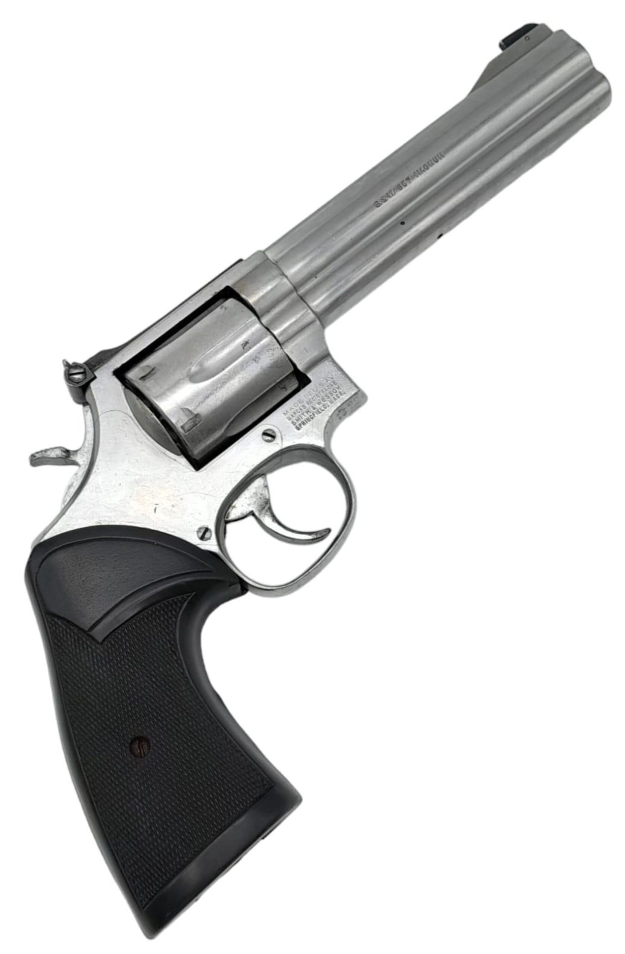 A Deactivated Smith and Wesson 357 Magnum. This classic Hollywood revolver has a chrome finish - Bild 7 aus 16
