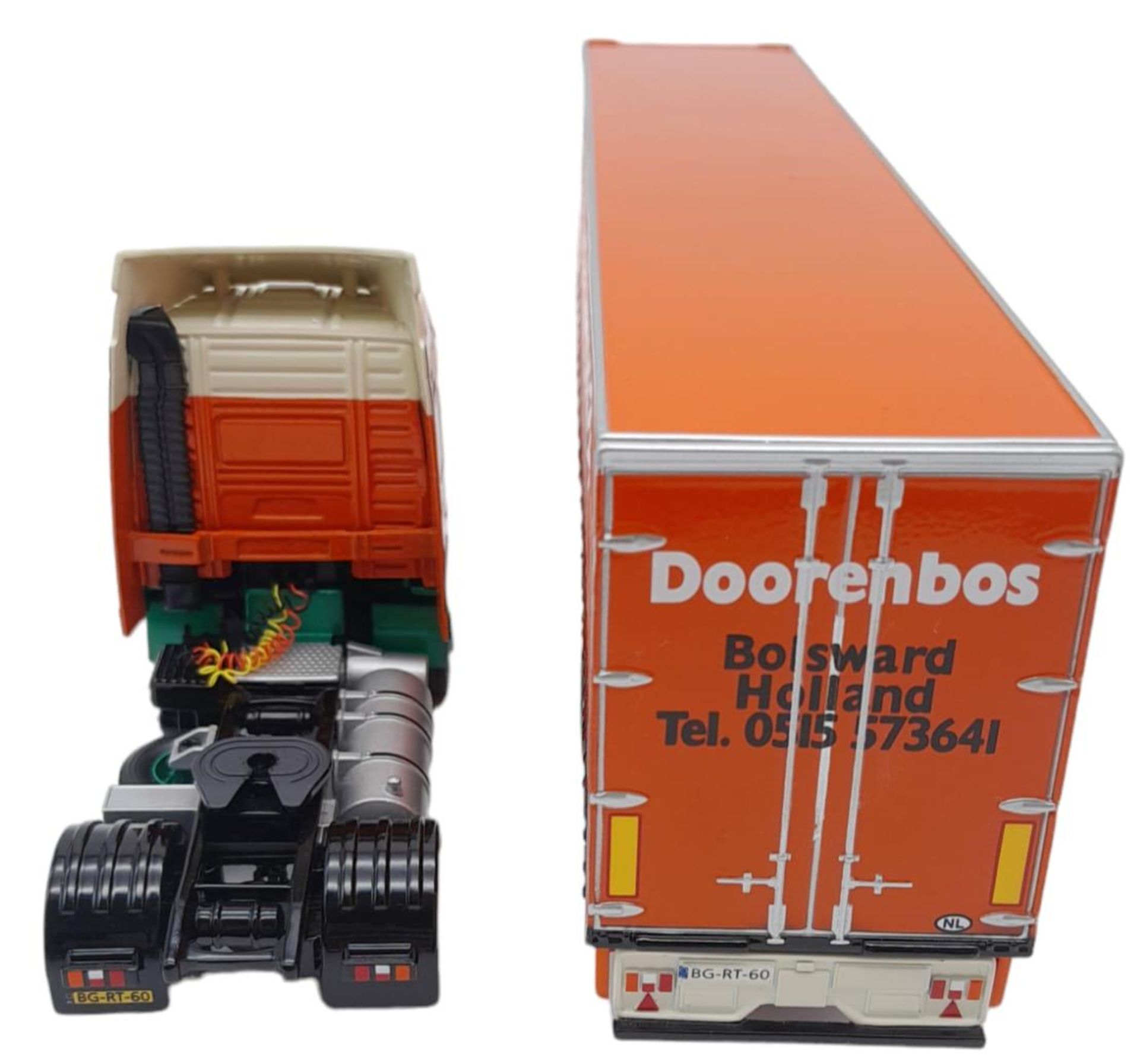 A Limited Edition Die Cast Corgi Volvo Truck and Curtainside Trailer. As new, in box. Scale - 1:50. - Bild 4 aus 10