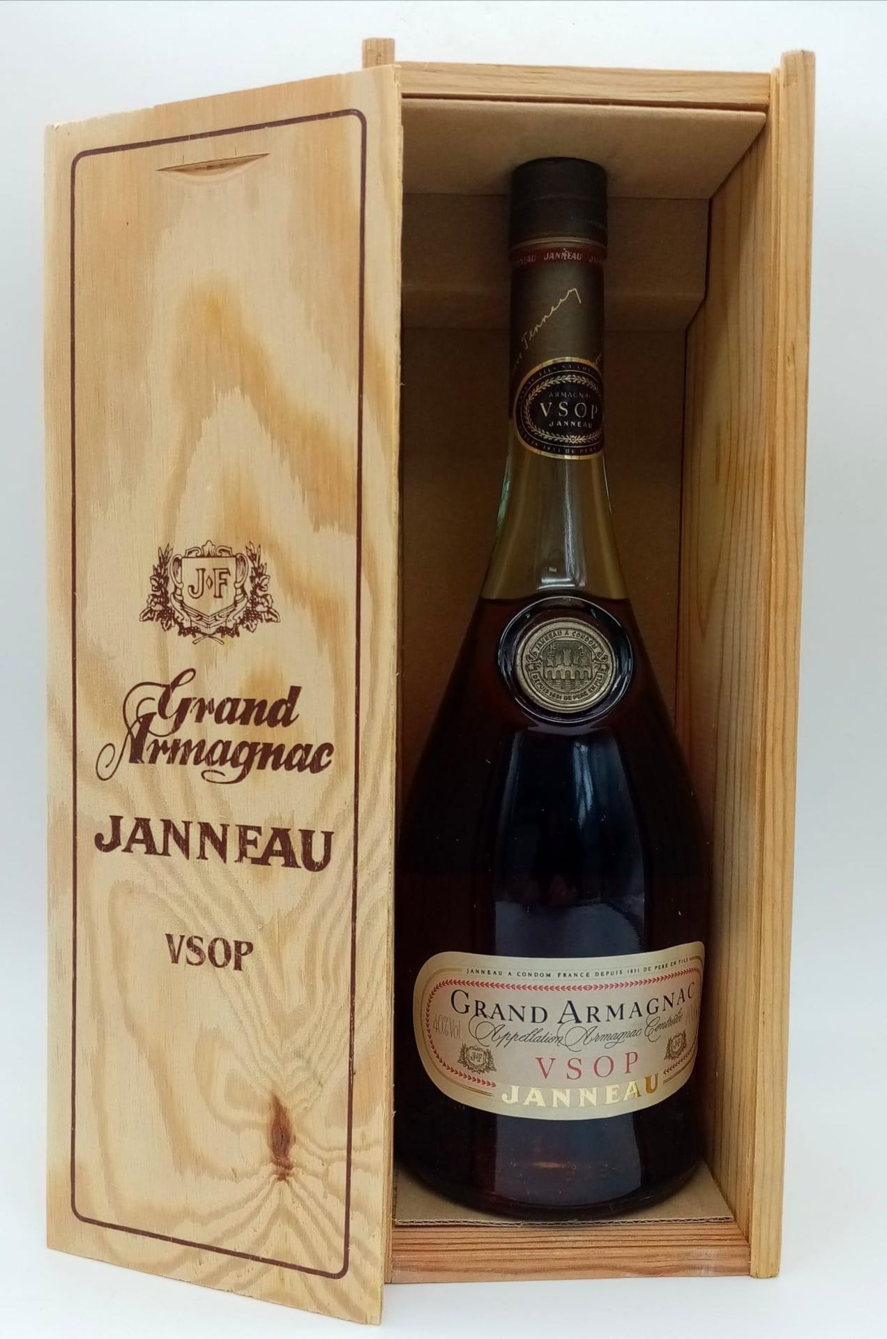 A Rare Bottle of Vintage 20th Century Janneau Grand Armagnac VSOP. 70cl Bottle. In original
