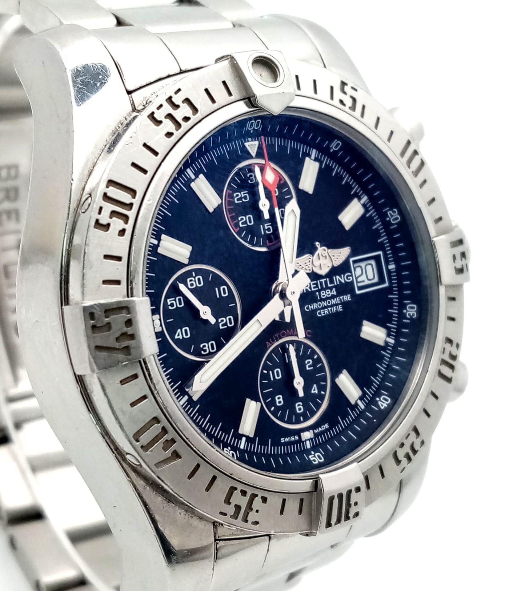 A Breitling Avenger II Chronograph Gents Watch. Stainless steel bracelet and case - 43mm. Black dial - Bild 3 aus 11