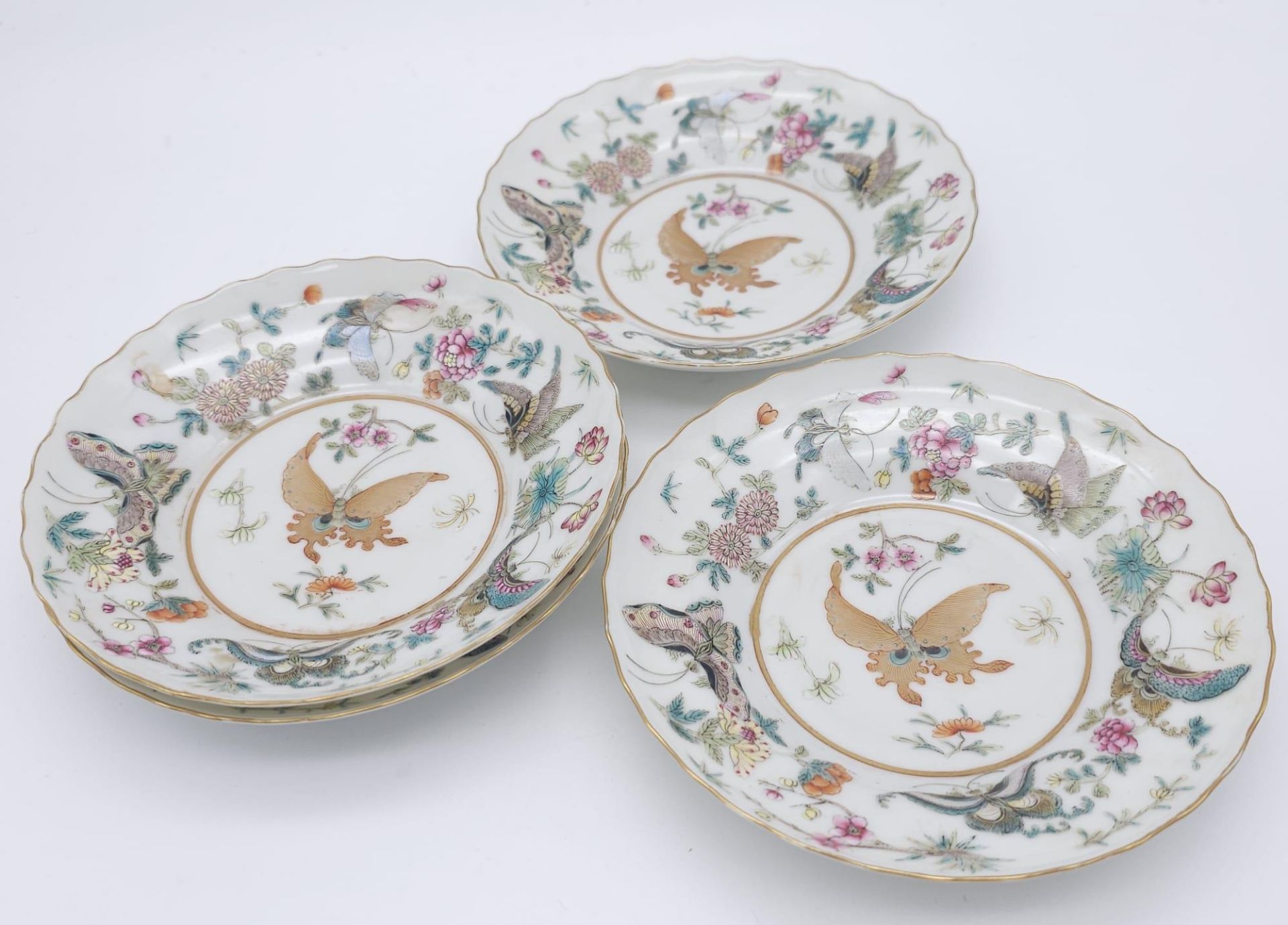 A set of 4 Daoguang (1820-1850) Era Dishes. Beautifully decorated with a iridescent floral & - Image 3 of 23