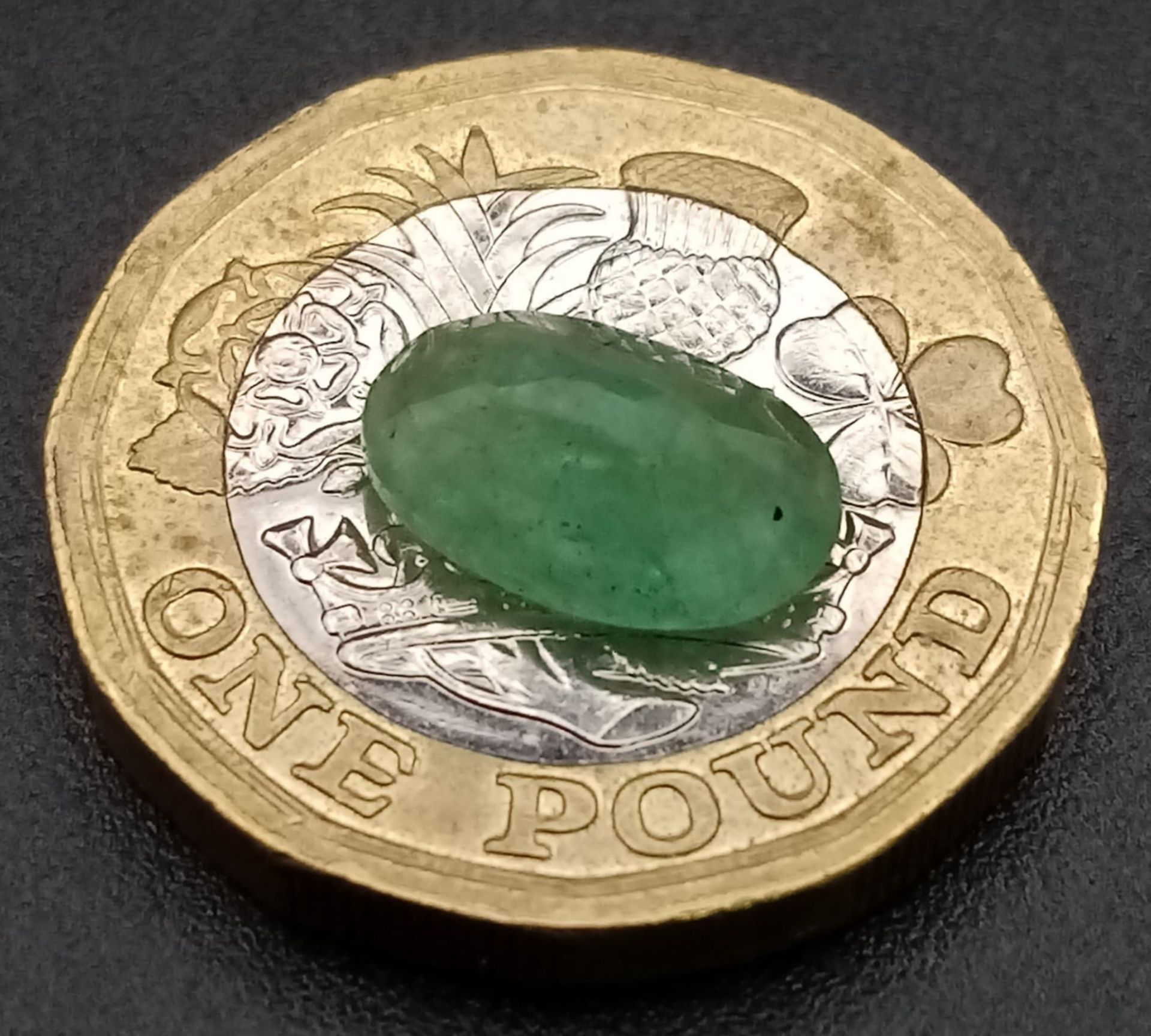A 2.14ct Faceted Zambian Emerald Gemstone. Oval Shape. IGL&I Certified. - Image 3 of 4