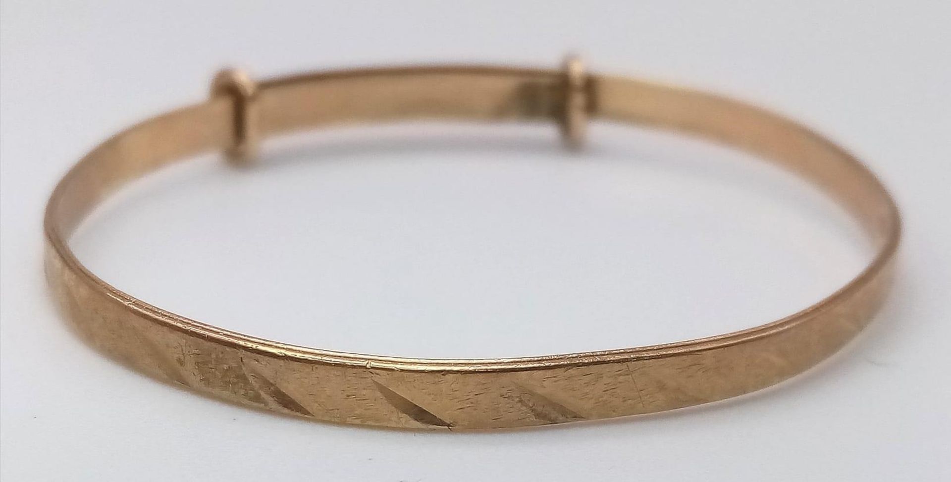 A Vintage 9K Yellow Gold Expandable Baby's Bangle. 2.86g weight. - Bild 3 aus 4