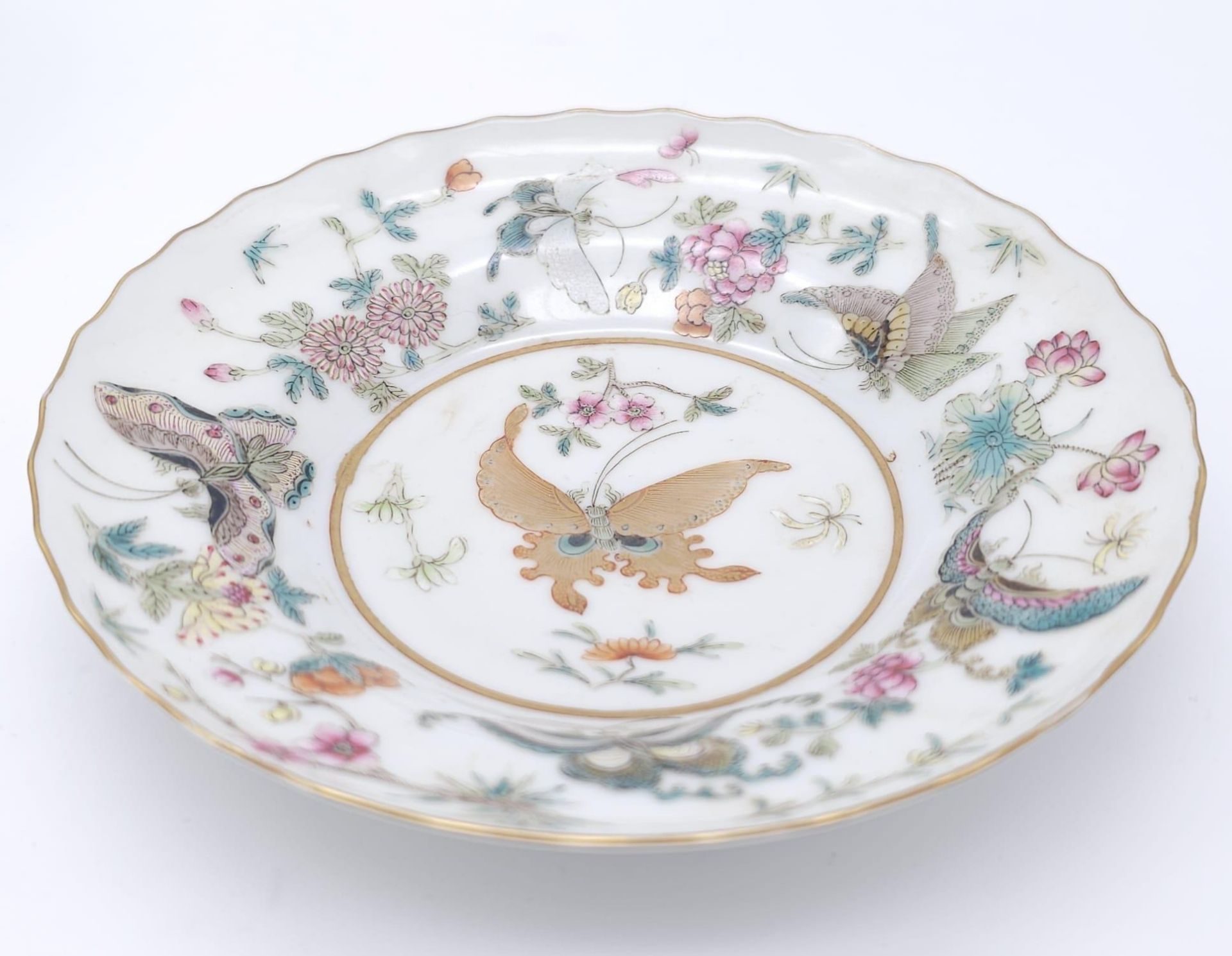 A set of 4 Daoguang (1820-1850) Era Dishes. Beautifully decorated with a iridescent floral & - Image 7 of 23