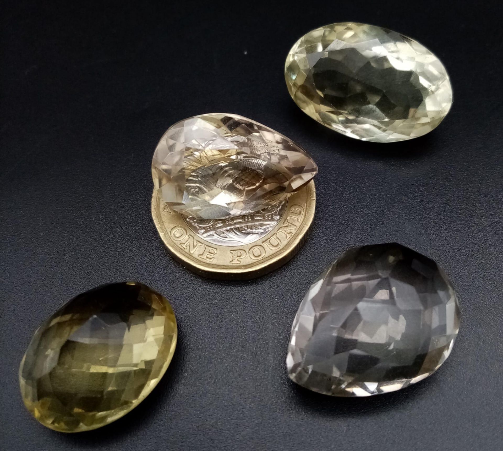 A lot of 105Ct Faceted Natural Earth Mined Bi Colour Quartz Eye Clean. Mixed Shapes. - Image 3 of 3