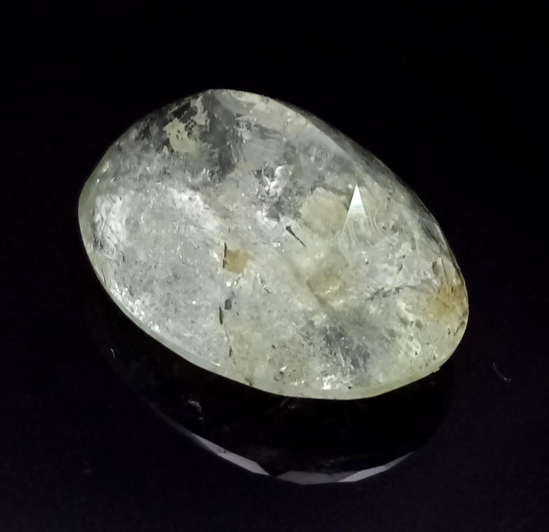 A 24.80ct Brazilian Green Beryl Gemstone. ITLGR Certified Untreated.