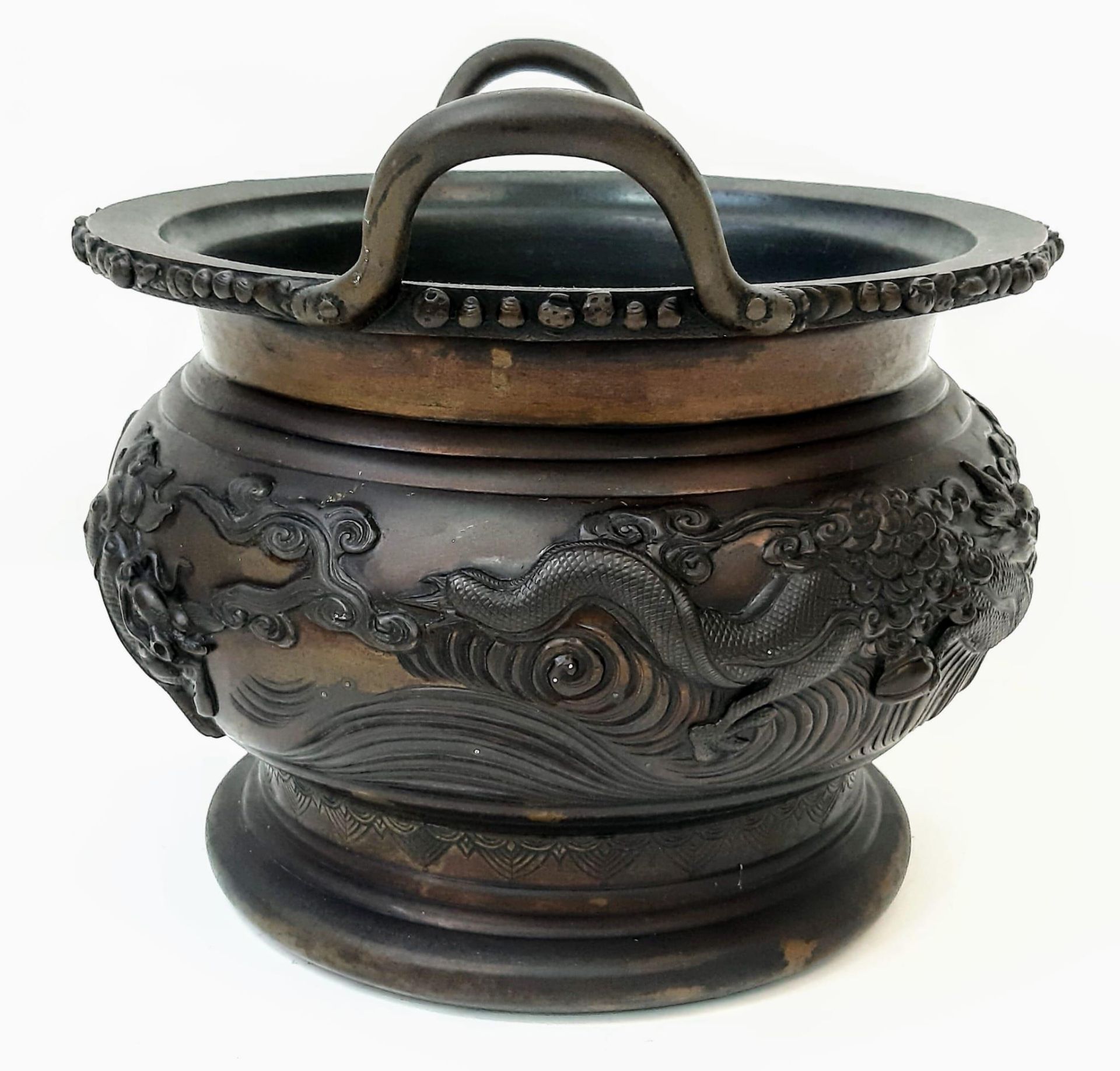 A superb, SIGNED, Antique Twin-Handled Chinese Bronze Censor. Large in proportions and fine in - Image 4 of 9