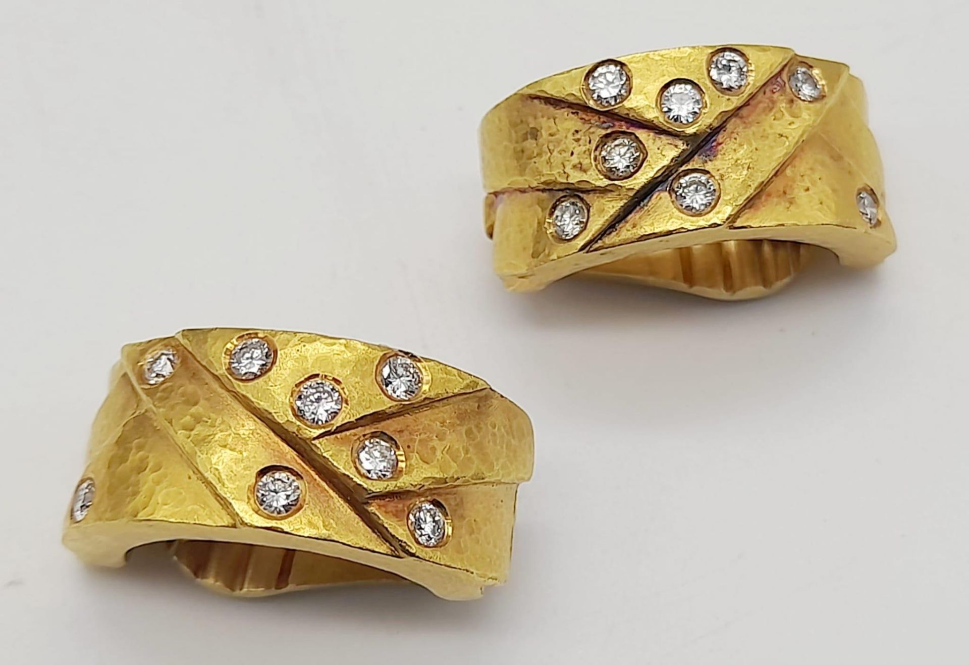 A spectacular 22 K yellow gold clip earrings with diamonds, by the renowned Greek designer - Image 2 of 7