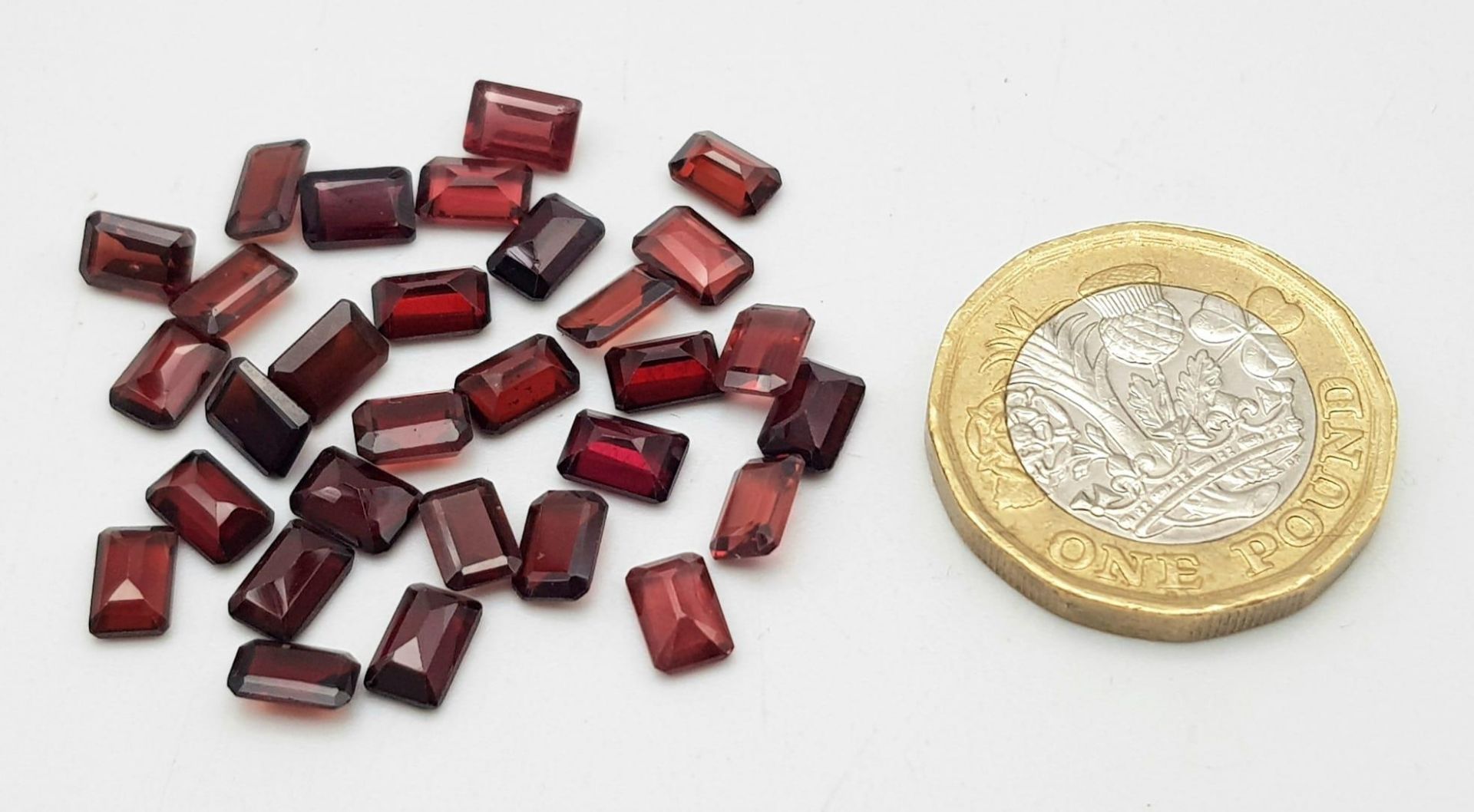 21ctw of Natural Garnet. - Bild 3 aus 3