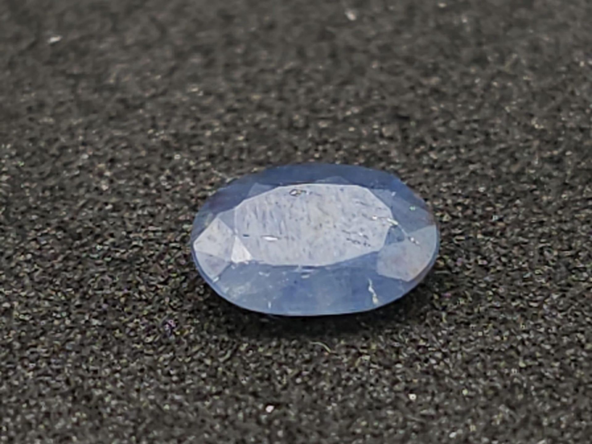 A 0.51ct Natural Blue Sapphire Madagascar Origin. GGI Certified. - Bild 2 aus 5