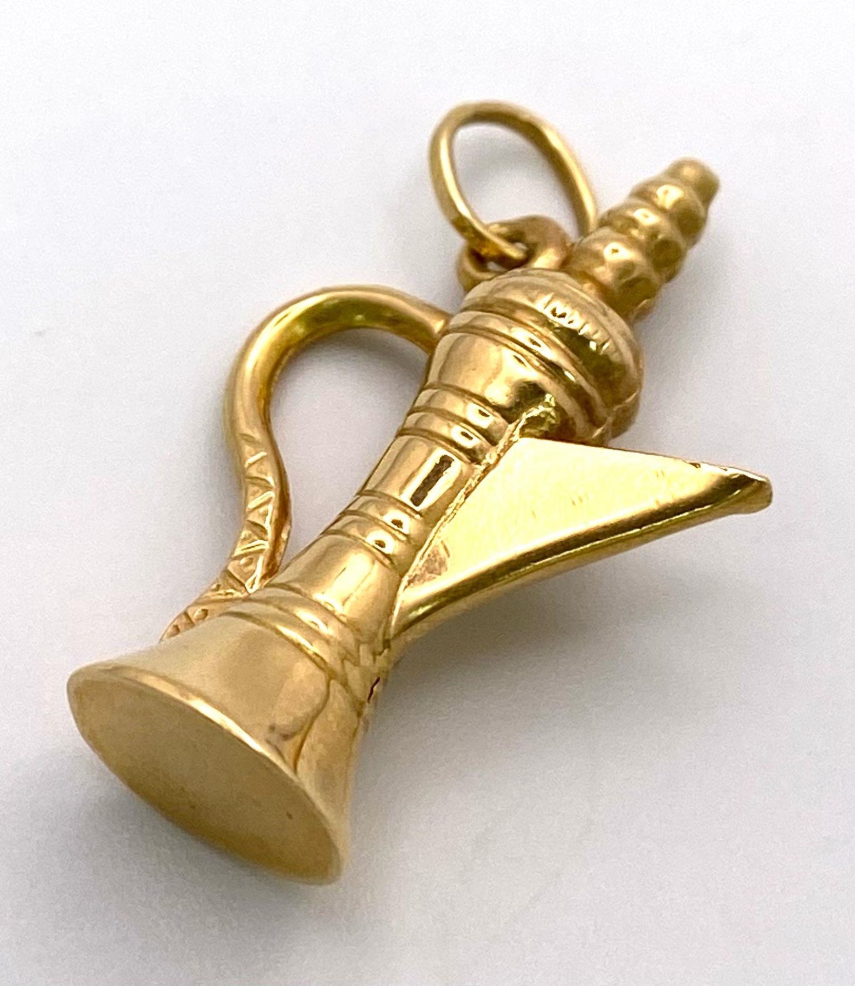 An 18K Yellow Gold Middle-Eastern Coffee Pot Pendant/Charm. 3cm. 2.7g weight. - Image 2 of 4