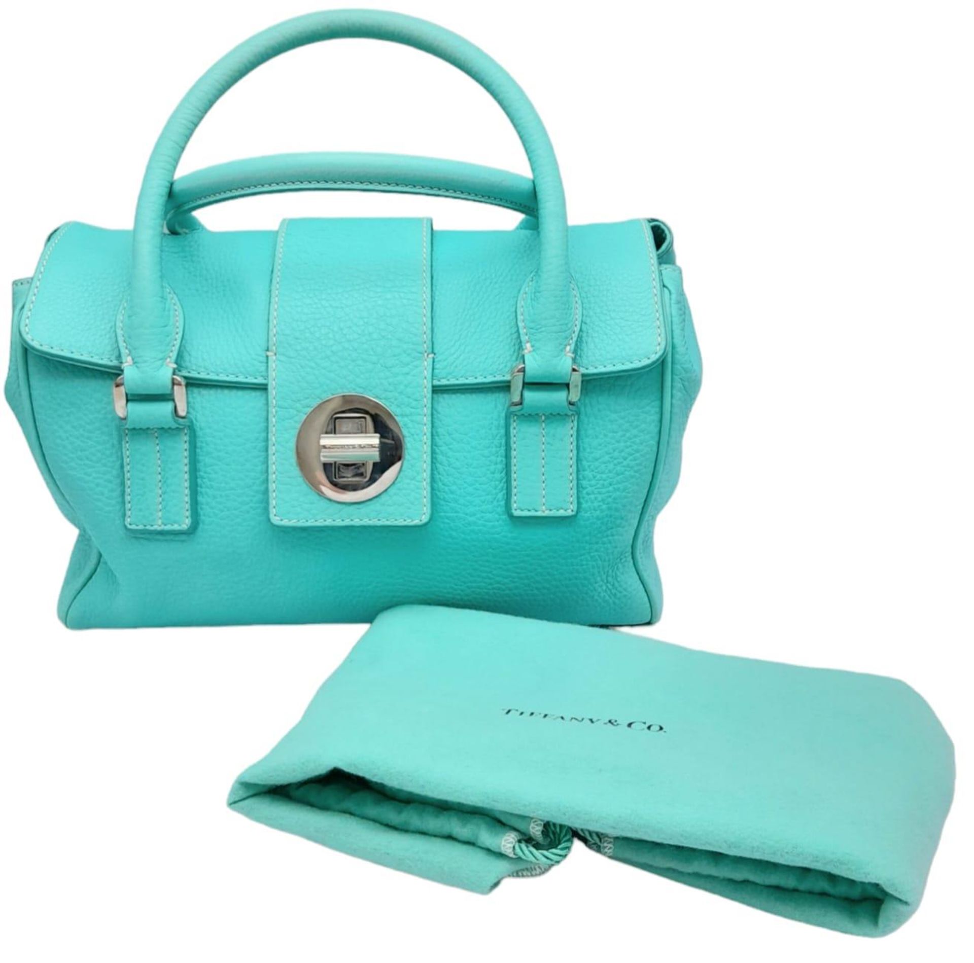 A Tiffany & Co. 'Manhattan' Satchel Handbag. The iconic 'Tiffany blue' leather exterior with - Bild 2 aus 11