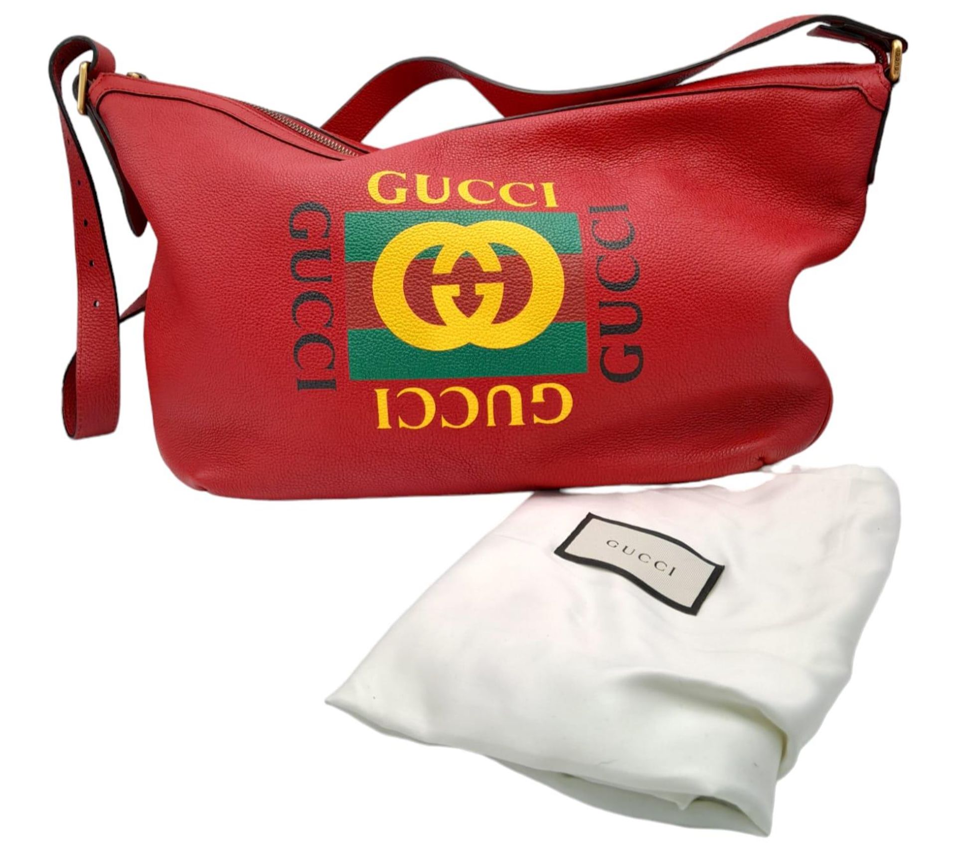 A Gucci Red Logo Shoulder Bag. Leather exterior with gold-toned hardware, adjustable strap and - Image 2 of 9