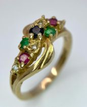 9K YELLOW GOLD MULTISTONE RING - APPROX 0.02CT DIAMOND 0.10CT RUBY 0.08CT EMERALD 0.05CT