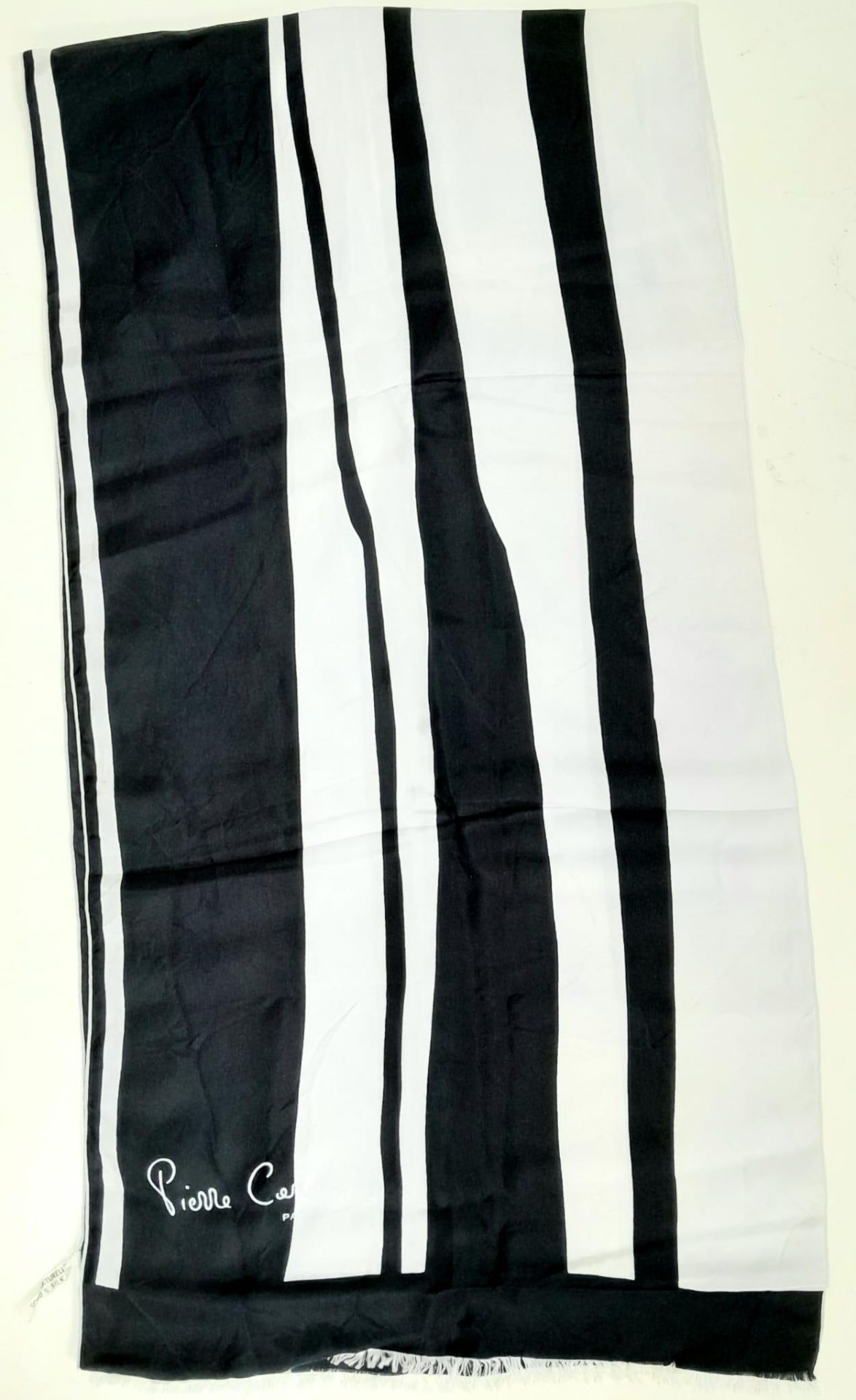 A Pierre Cardin Black and White Stripe Scarf. 153cm x 40cm. Please see photos for condition. ref - Image 3 of 5