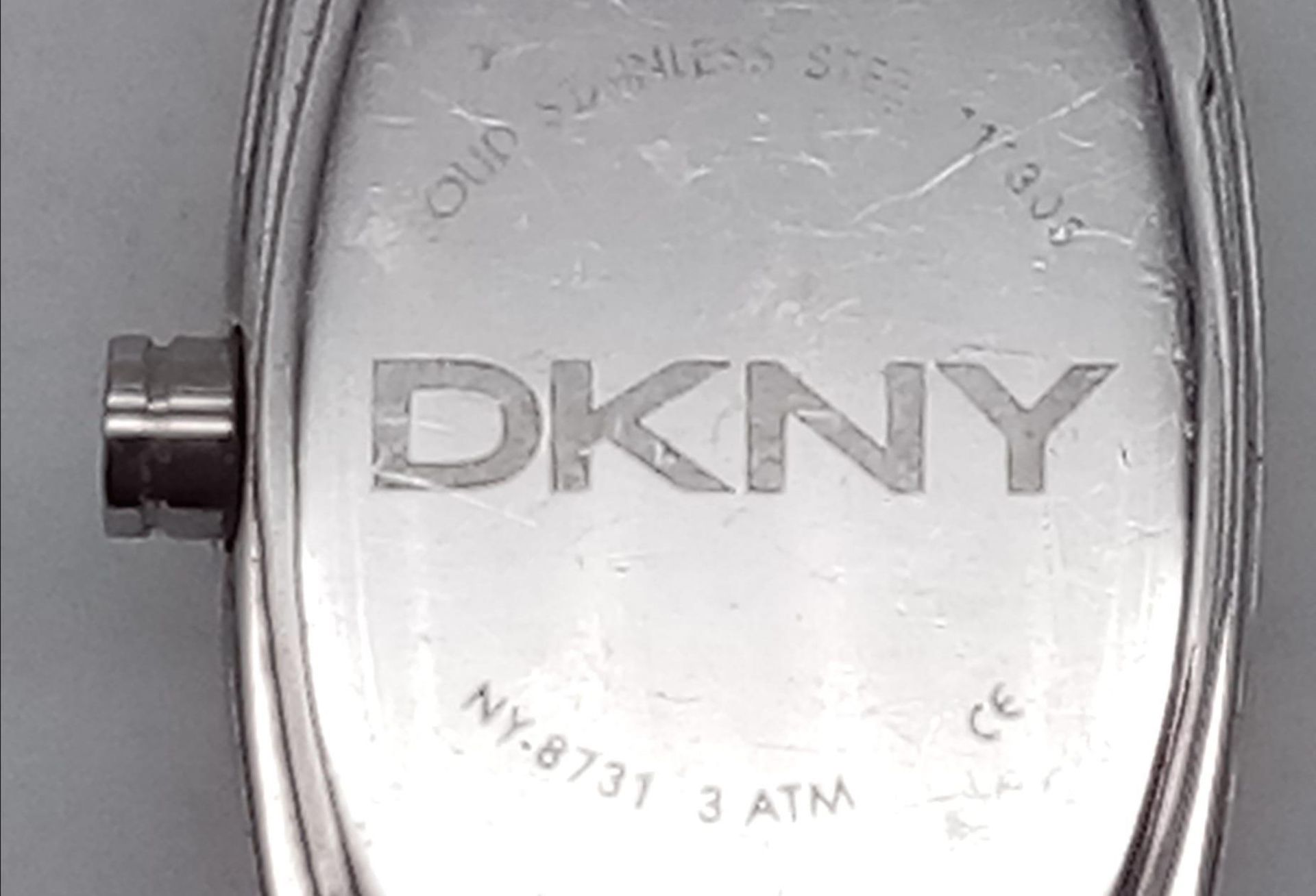 A Designer DKNY Quartz Ladies Watch Stainless steel bracelet and case - 18mm. Black dial. In working - Bild 4 aus 5