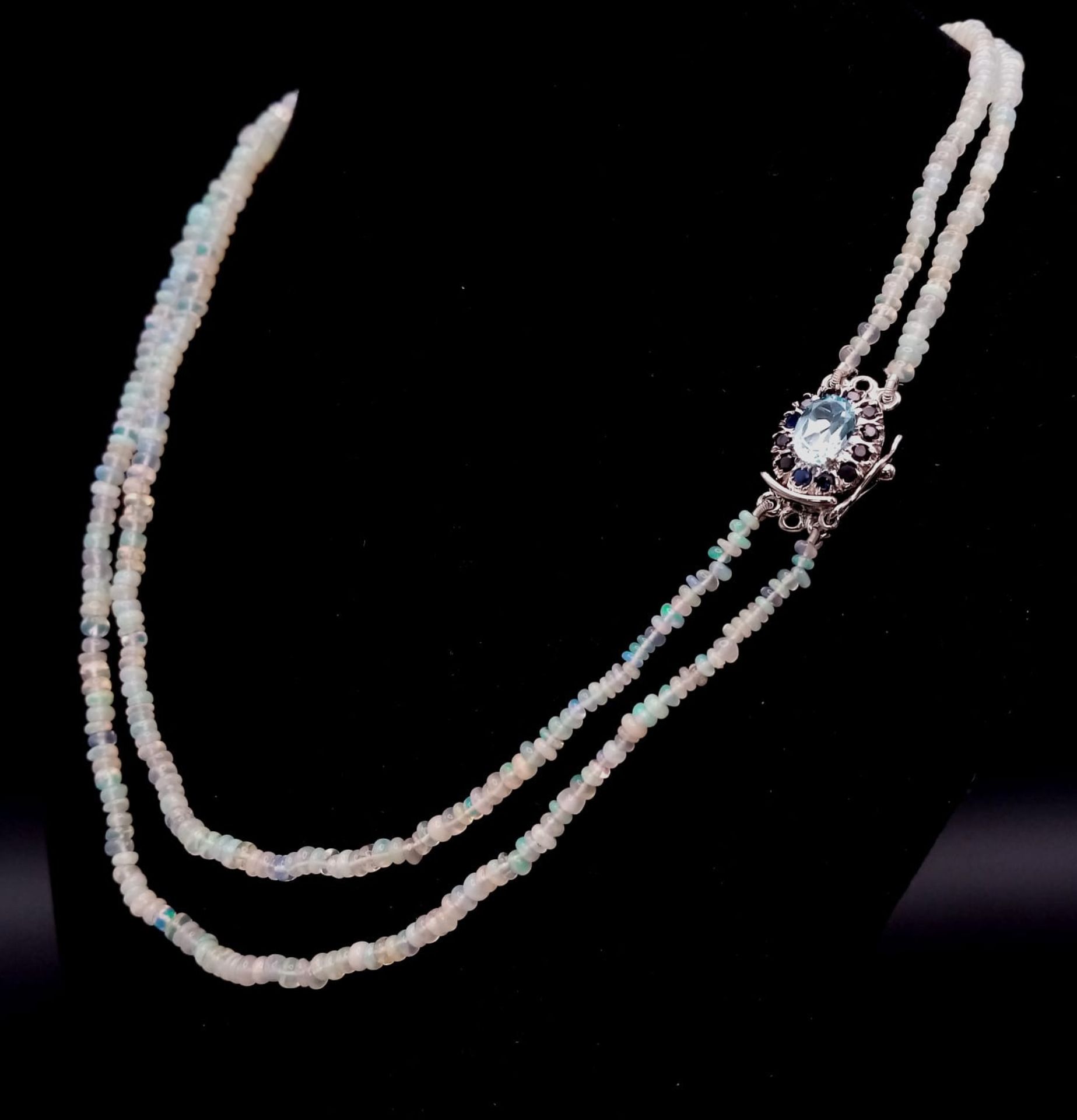 An Ethiopian Opal 2 Strand Necklace with an Aquamarine 925 Silver Pendant Clasp. Small colour-play - Image 2 of 5