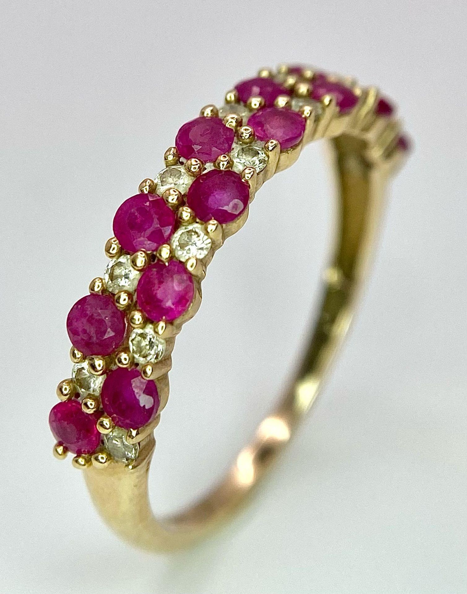 A 9K YELLOW GOLD DIAMOND & RUBY 2 ROW RING 0.20CT DIAMONDS 1.9G SIZE R ref: 7039 - Image 2 of 6