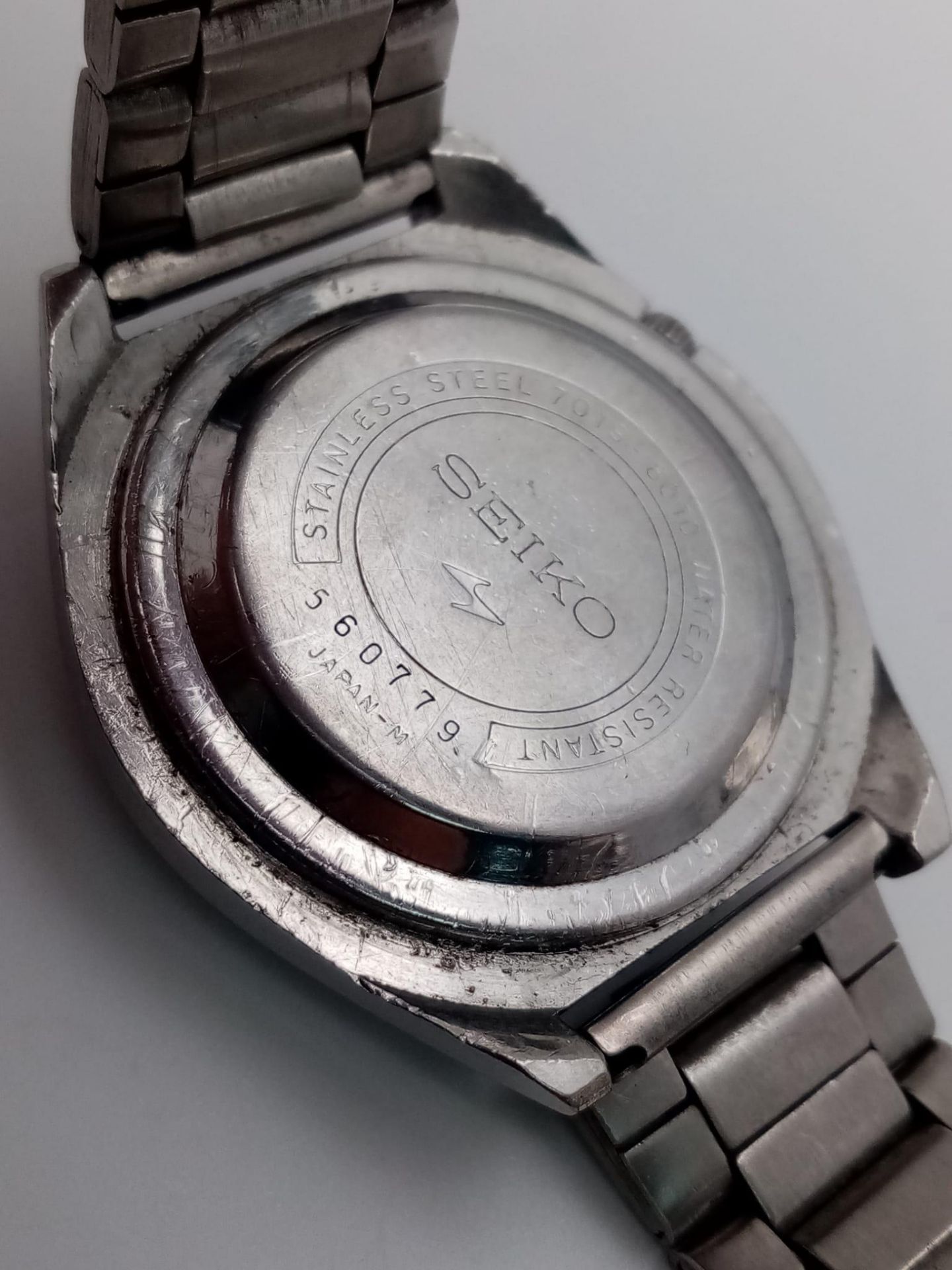 A Vintage Seiko 5 Actus Gents Watch. Stainless steel bracelet and case - 38mm. Aged dial with day/ - Bild 5 aus 6