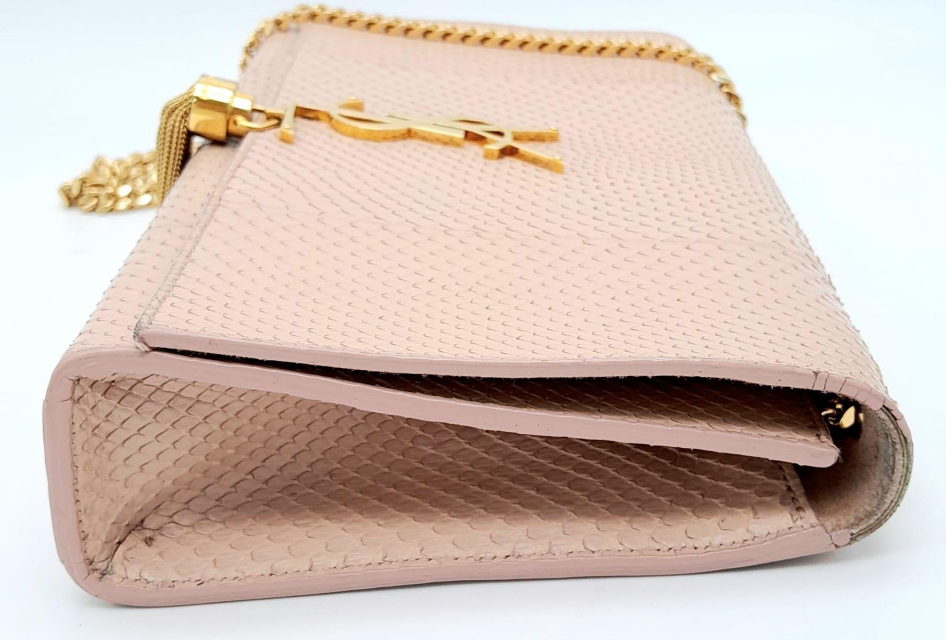 A Pink Saint Laurent Classic Monogram Python Medium Kate Tassel Bag. Gold Hardware. 9.5 inch W x 6 - Bild 3 aus 13