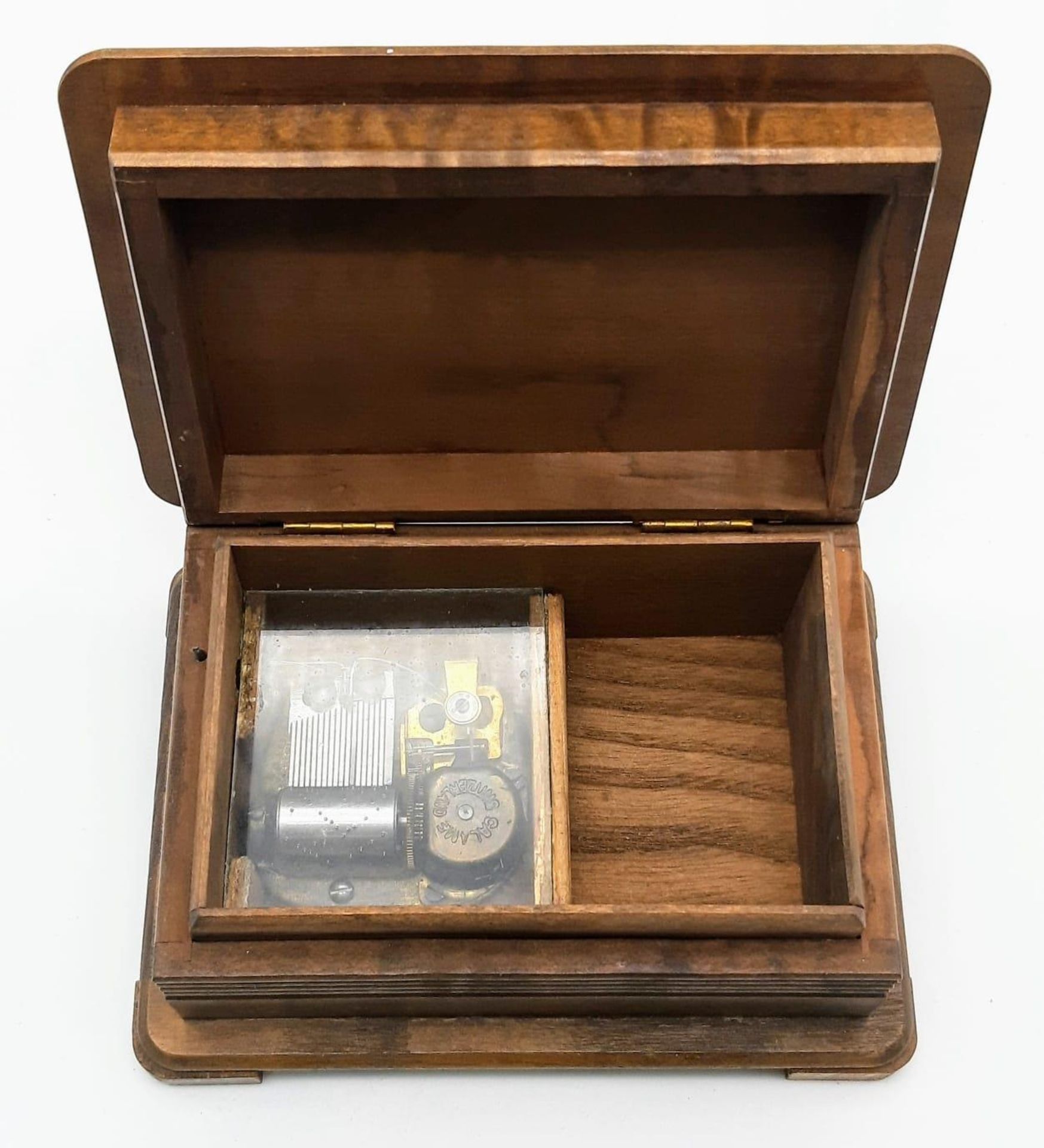 A Vintage Musical Decorative Wooden Trinket Box. Winder on base. In working order. 14cm x 10cm. - Image 2 of 6