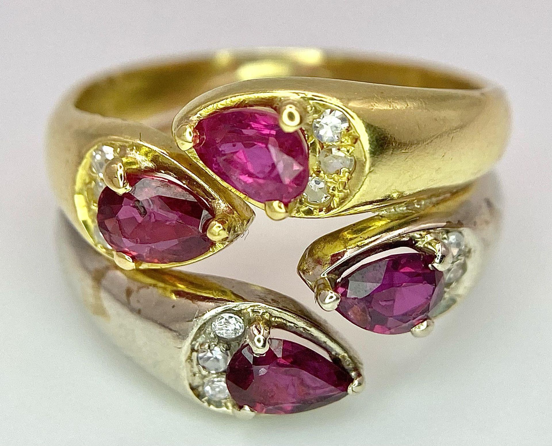 AN IMPRESSIVE 18K YELLOW AND WHITE GOLD SET WITH DIAMOND & RUBY DOUBLE BAND RING, APPROX 0.80CT TEAR - Bild 4 aus 7