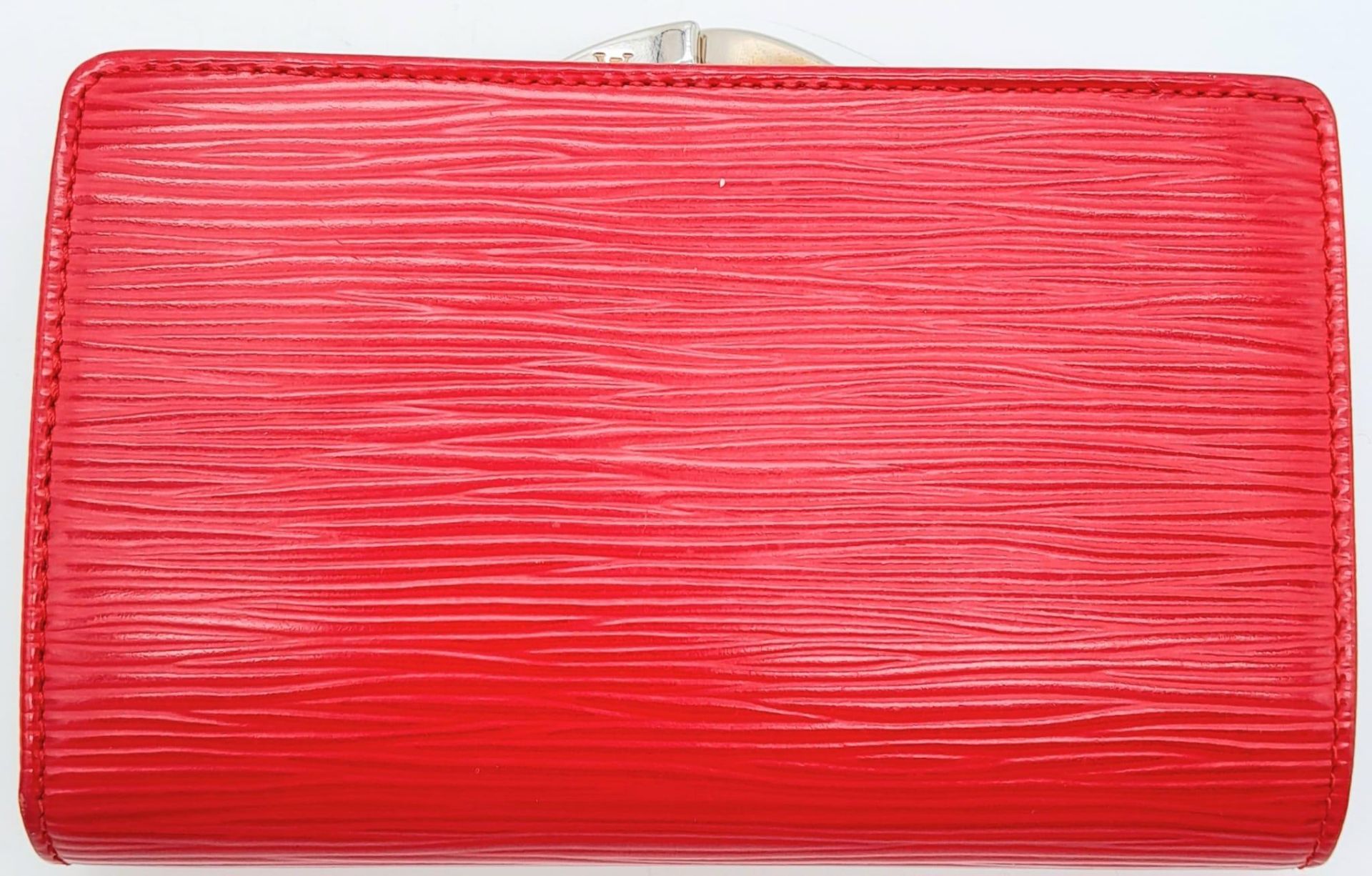 A Louis Vuitton Castillan Red Epi Leather French Purse Wallet. Epi Leather Exterior with the LV logo - Bild 4 aus 10