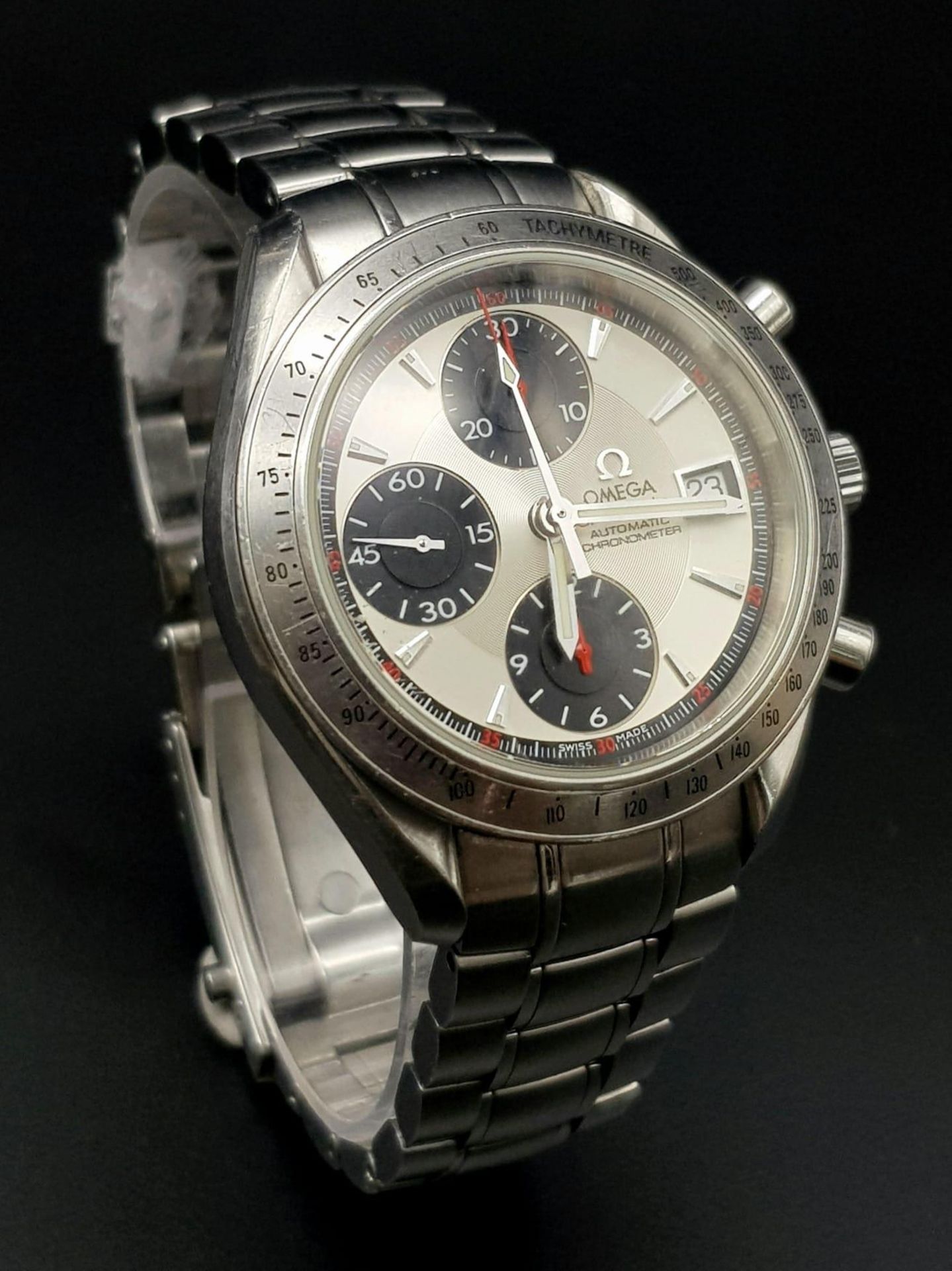 AN OMEGA "SPEEDMASTER"CHRONOMETER AUTOMATIC WITH 3 SUBDIALS AND DATE BOX IN ORIGINAL BOX . 40mm - Image 2 of 8
