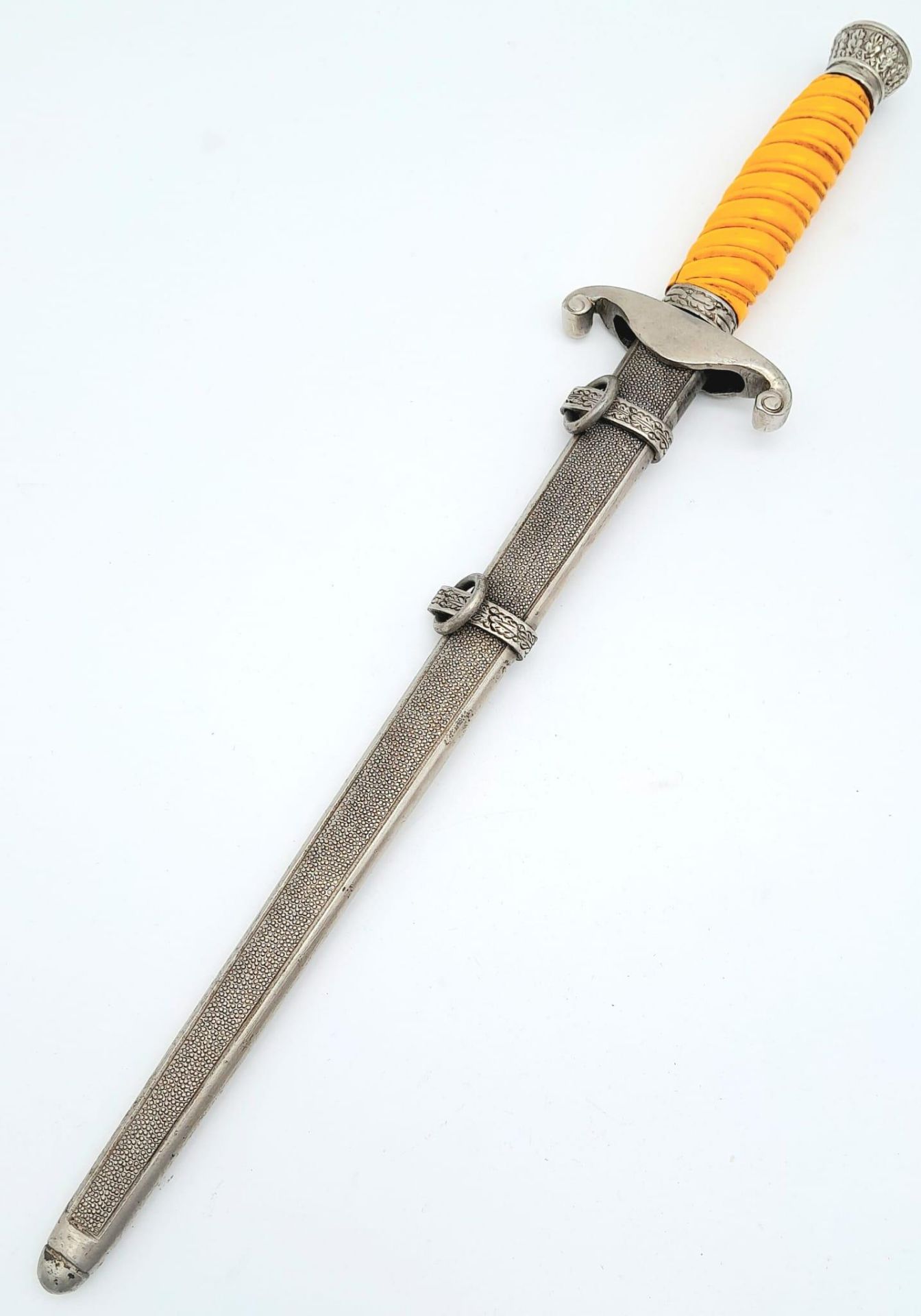3rd Reich Late WW2 Unmarked Heer (Army) Officers Dagger. Orange celluloid grip, pommel and ferrule - Image 3 of 8