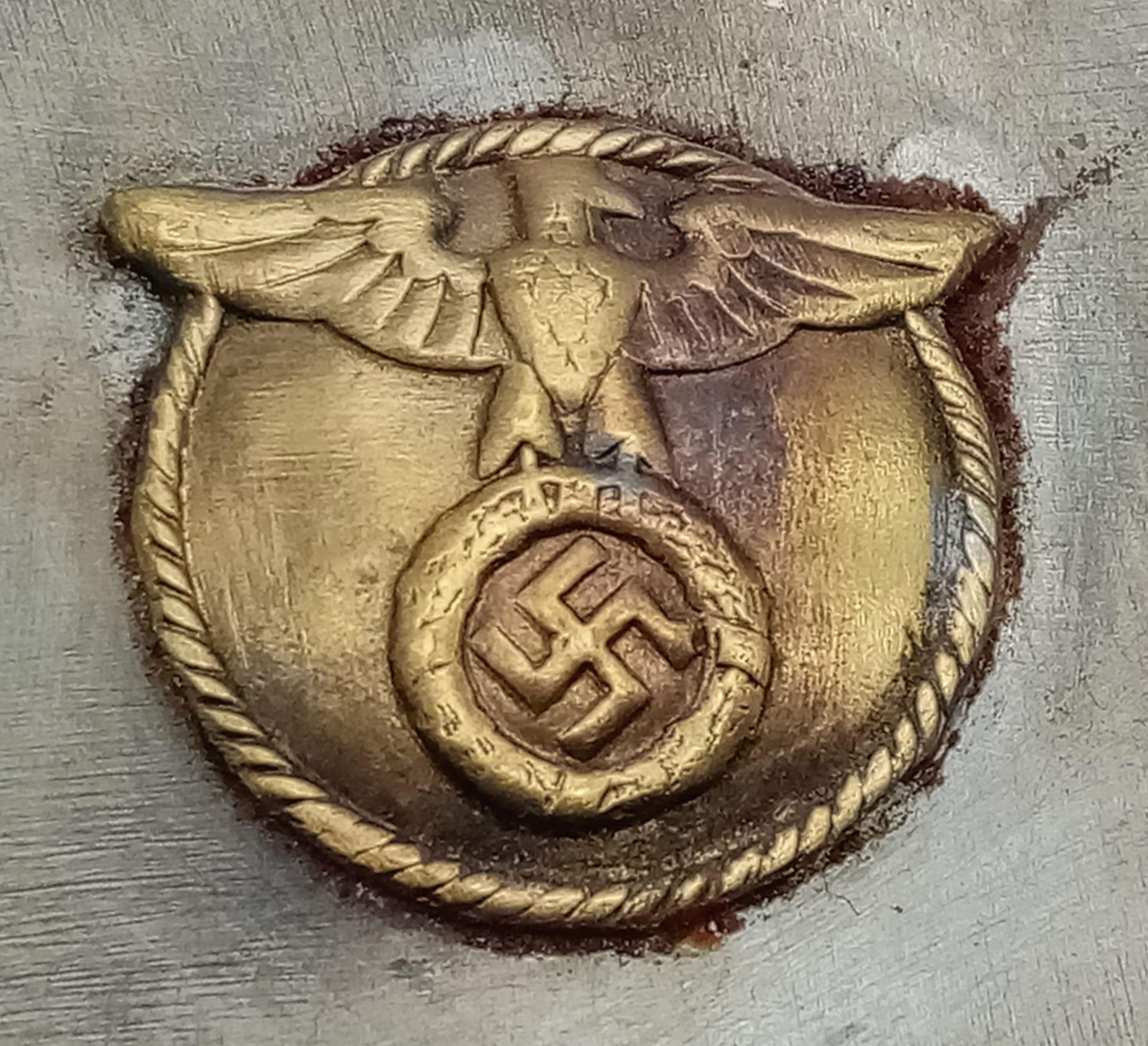 A WW2 German Veterans Patriotic Tin. - Bild 3 aus 3